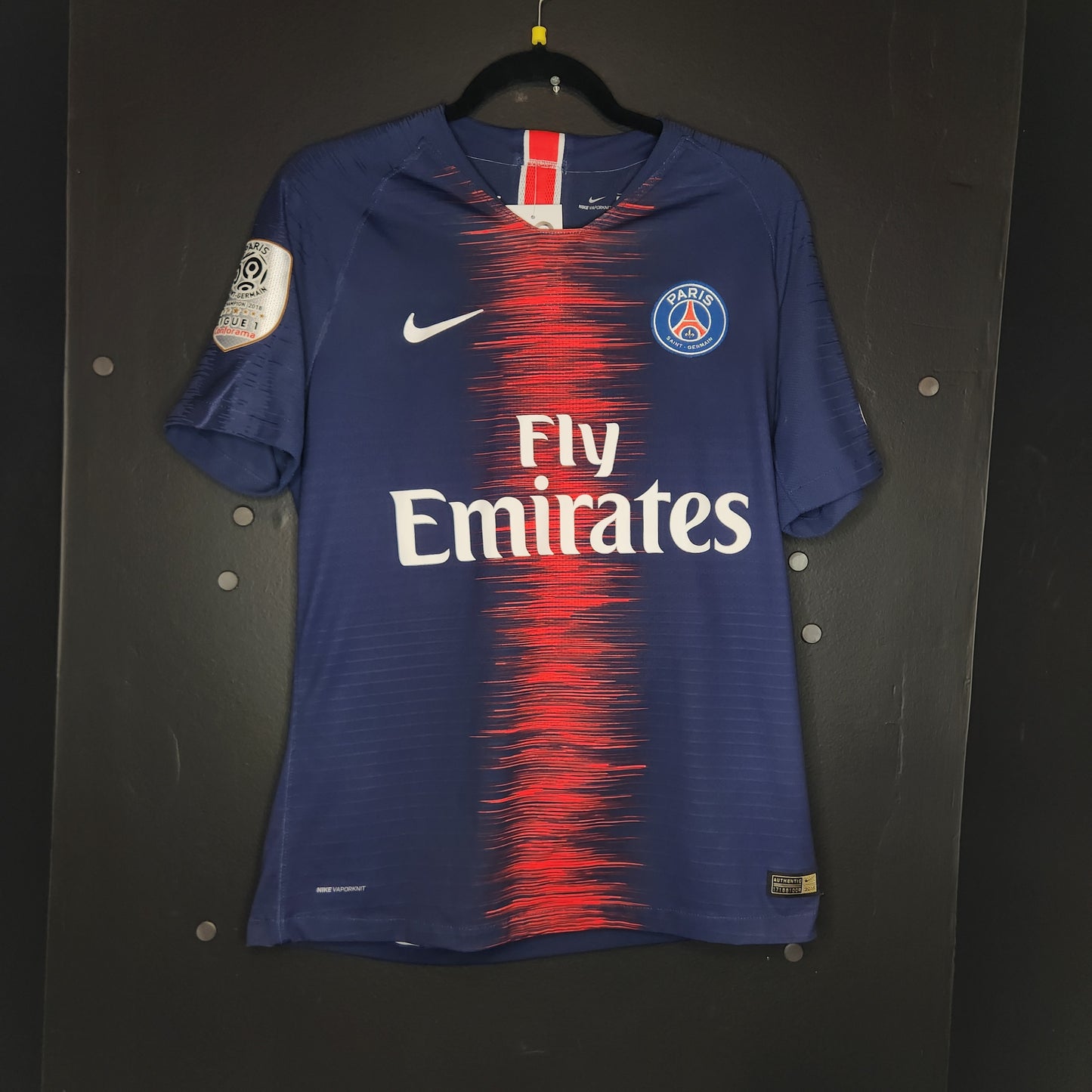 2018-19 PSG Neymar Jr. 10 Home Jersey / Medium / Excellent