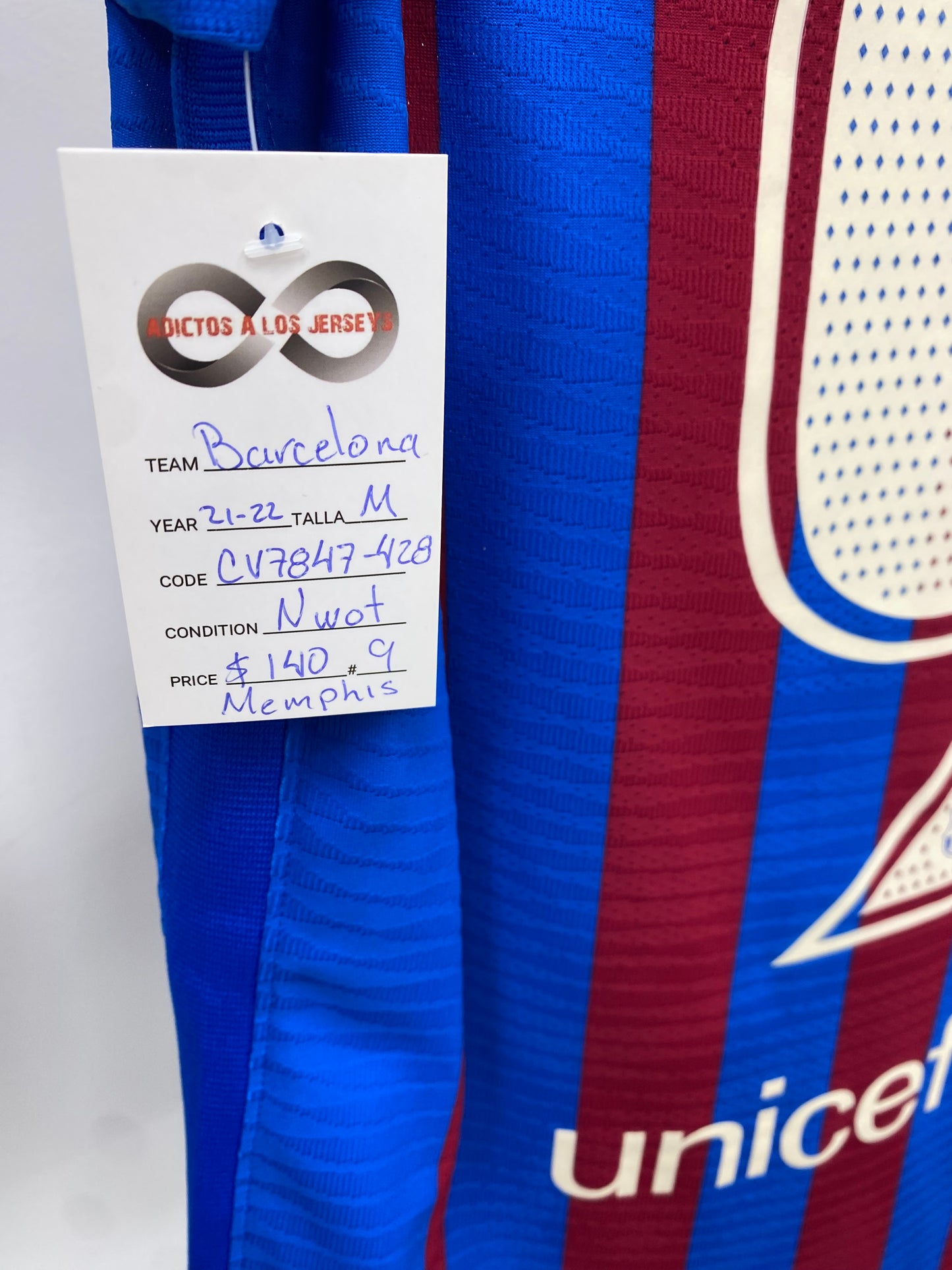2021-22 FC Barcelona 9 Memphis Home Jersey / Medium / New