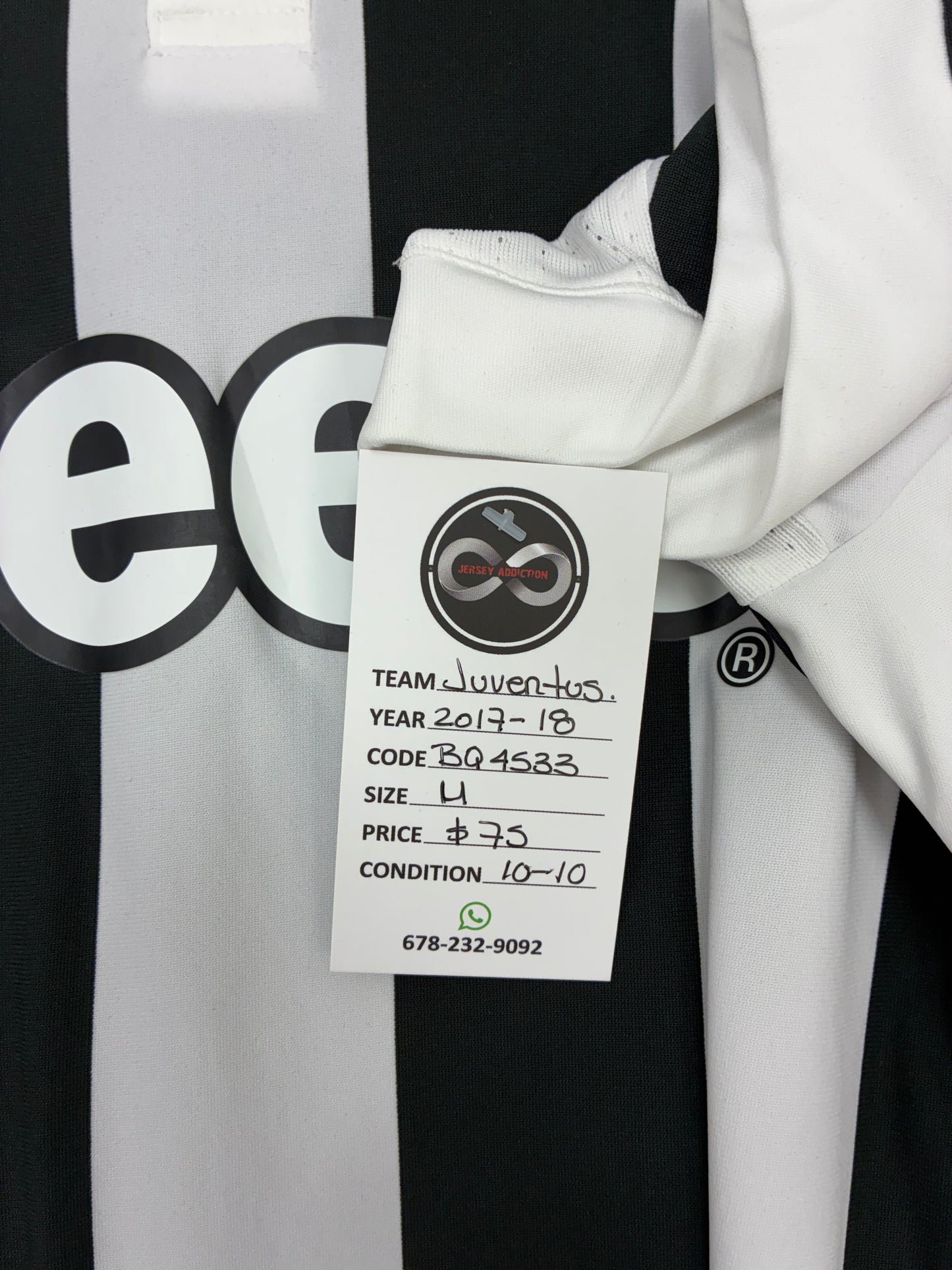 2017-18 Juventus Home Jersey / Medium / 10/10