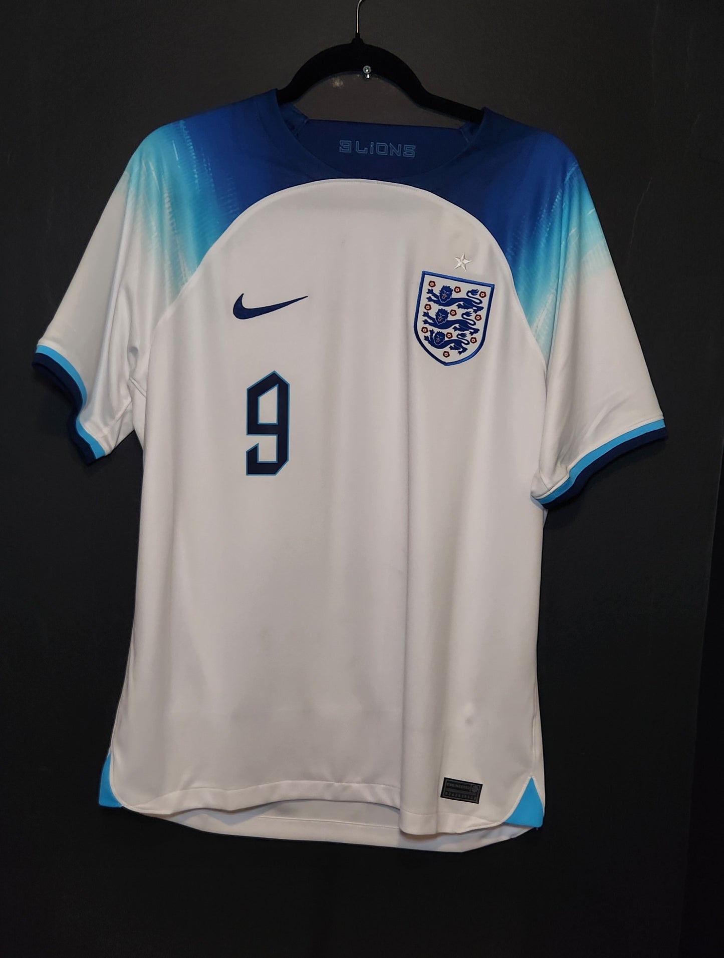 2022 England Harry Kane 9 Home Jersey / Medium / New