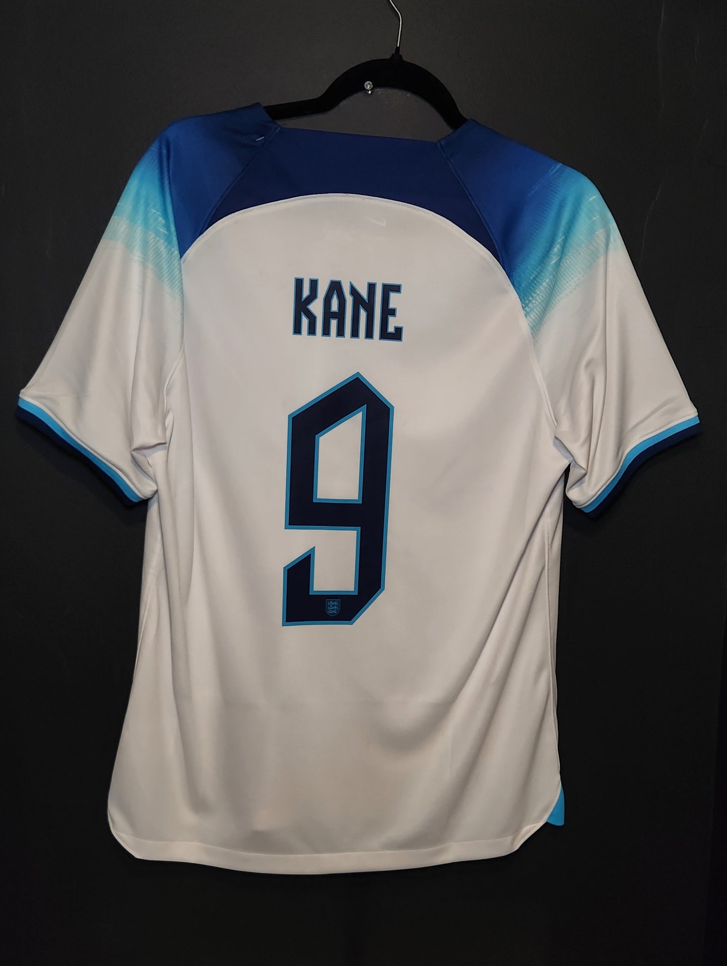 2022 England Harry Kane 9 Home Jersey / Medium / New