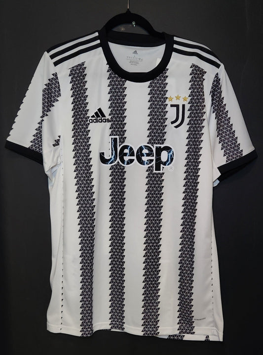 2022-23 Juventus F.C. Home Jersey / Large / New