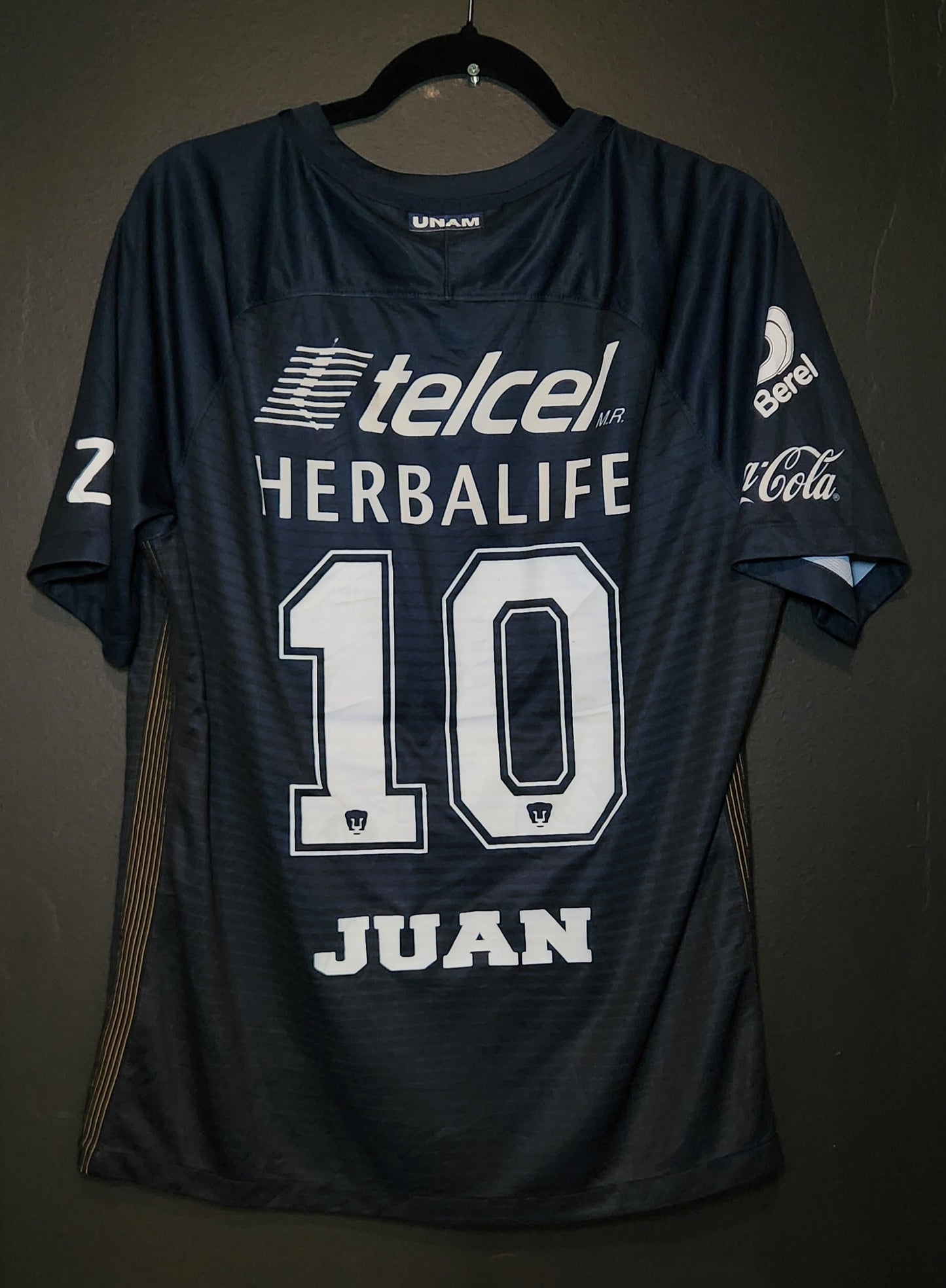 2016-17 Pumas Juan 10 Third Jersey / Large / Excellent