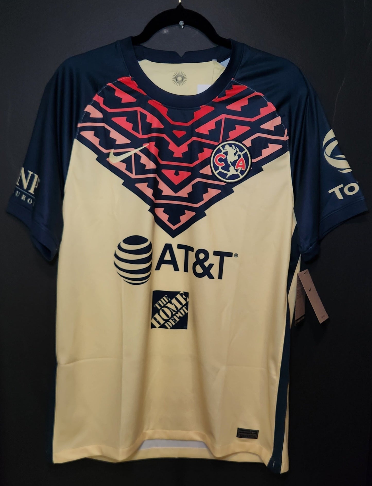 2021-22 Club America Home jersey / Large / New