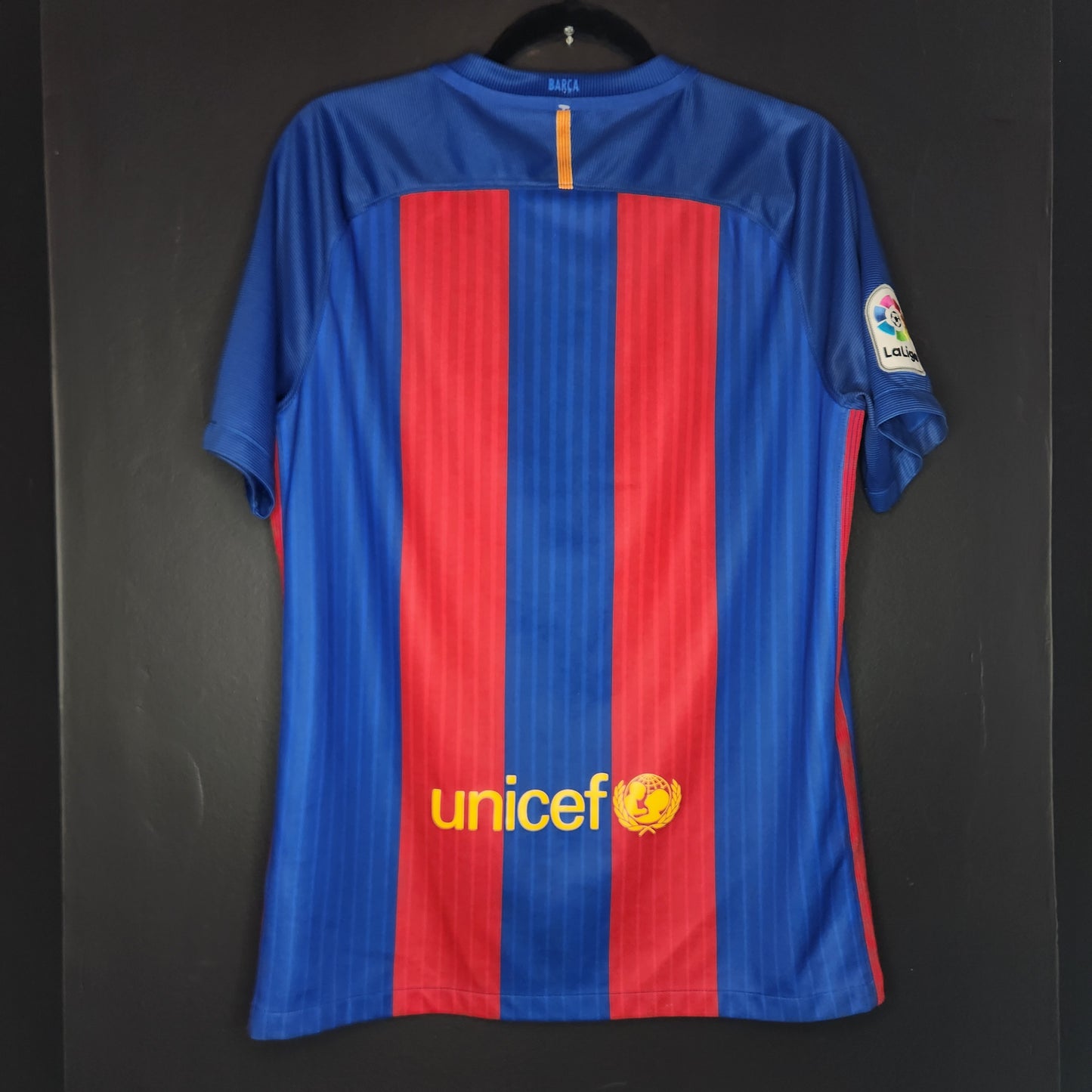 2016-17 FC Barcelona  Home Jersey / Medium / Excellent