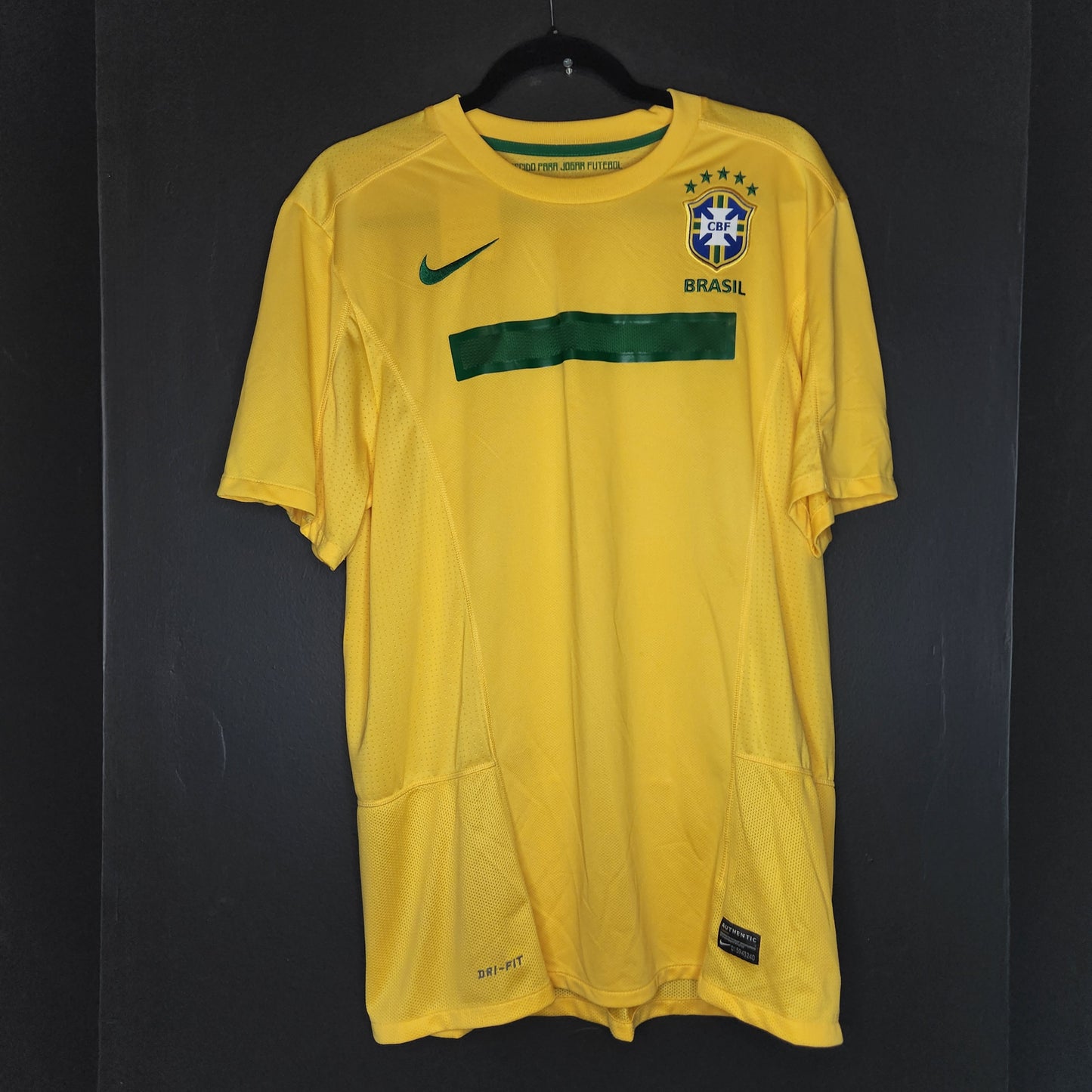 2011 Brazil Home Jersey / Large / Excellent