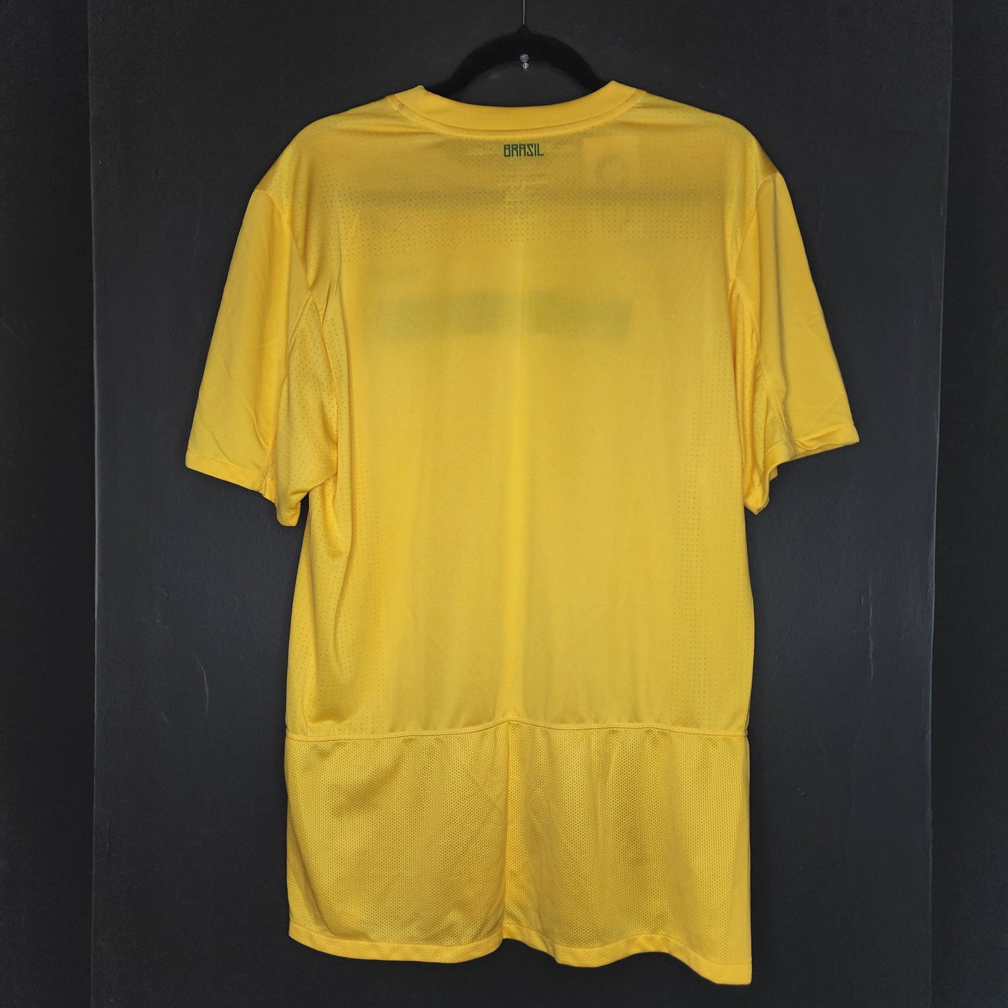 2011 Brazil Home Jersey / Large / Excellent