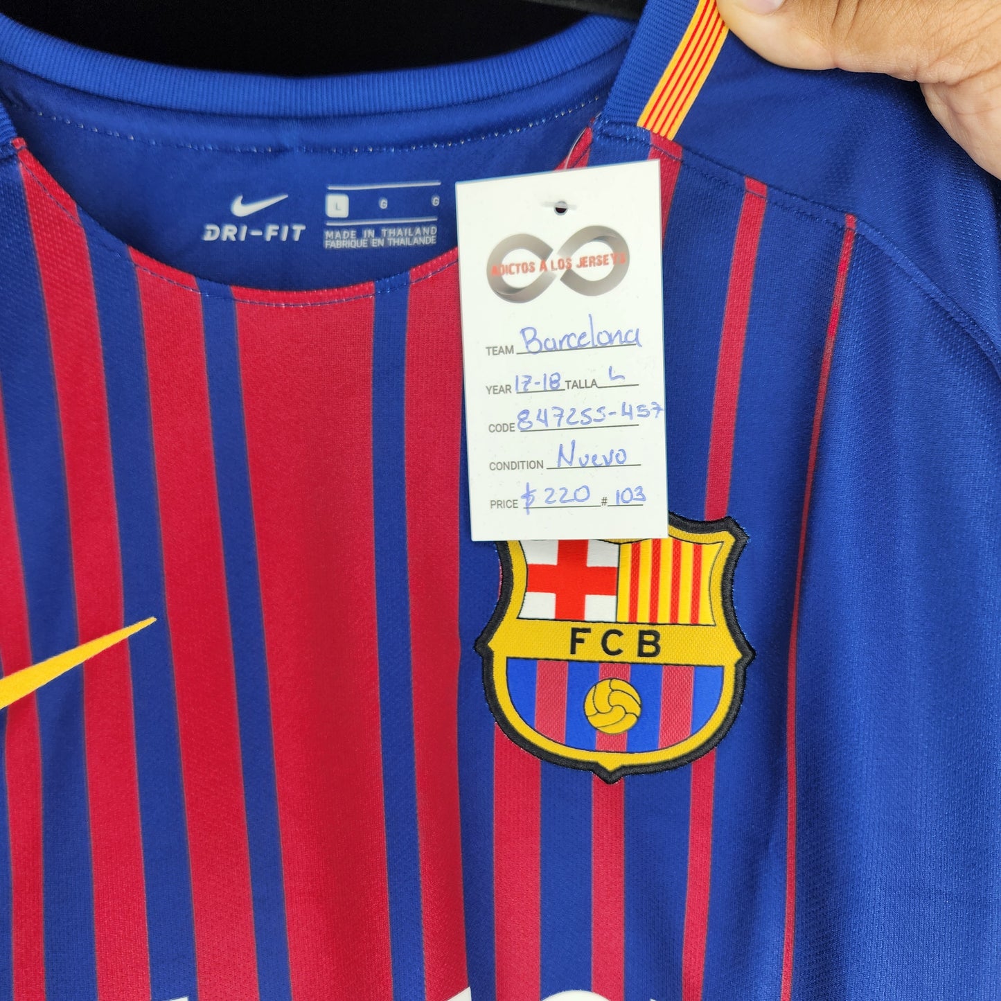 2017-18 FC Barcelona Lionel Messi 10 Home Jersey / Large / New