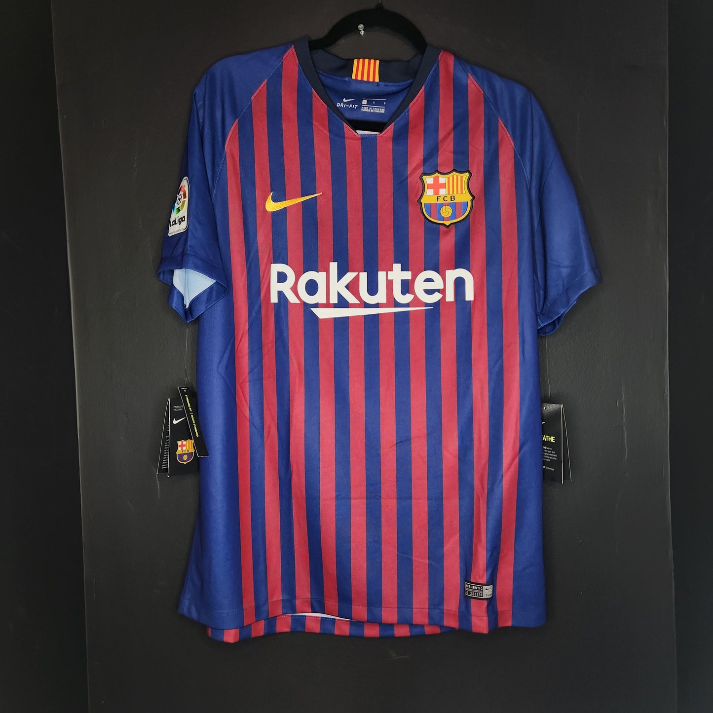 2018-19 FC Barcelona Lionel Messi 10 Home Jersey / Large / New