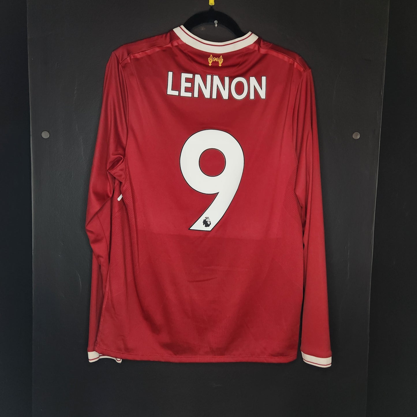 2017-18 Liverpool Lennon 9 Home Jersey / Medium / Excellent