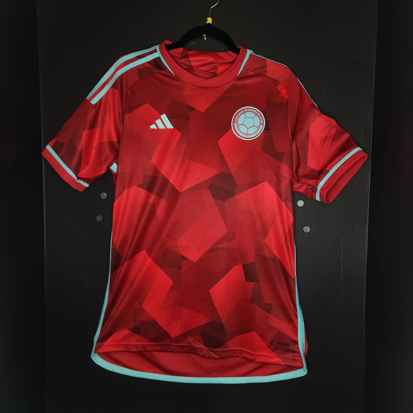 2022 Colombia Away jersey / Medium / New