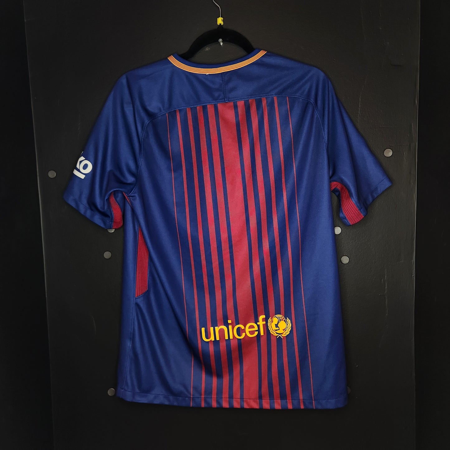 2017-18 FC Barcelona Home Jersey / Medium / Excellent