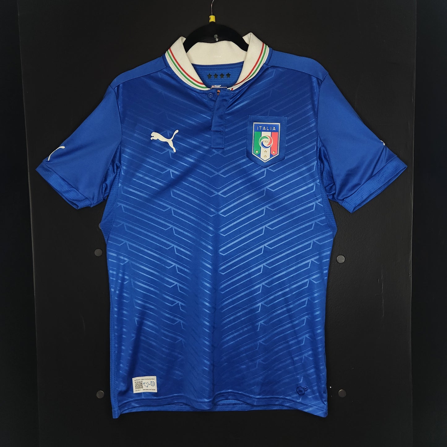 2012 Italy Home Jersey / Medium / Excellent