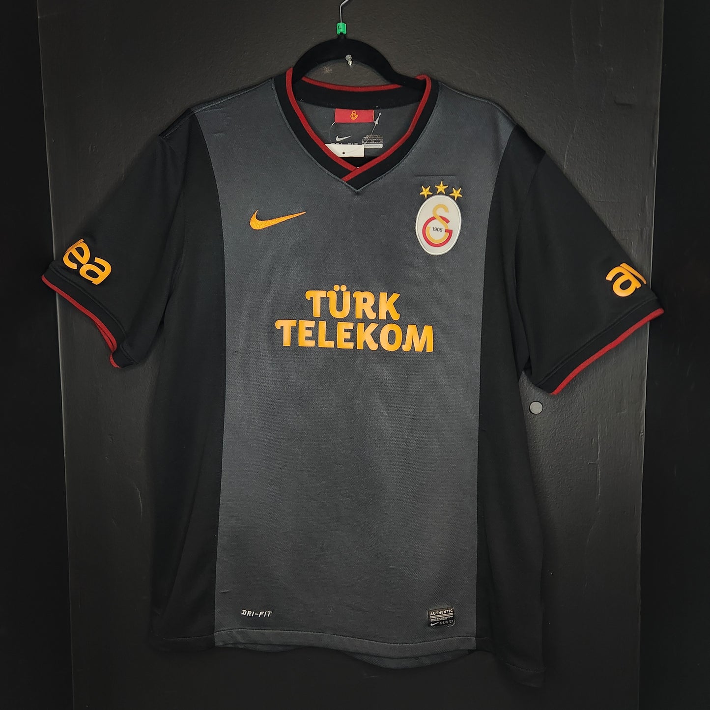 2013-14 Galatasaray Away Jersey / X-Large / Good