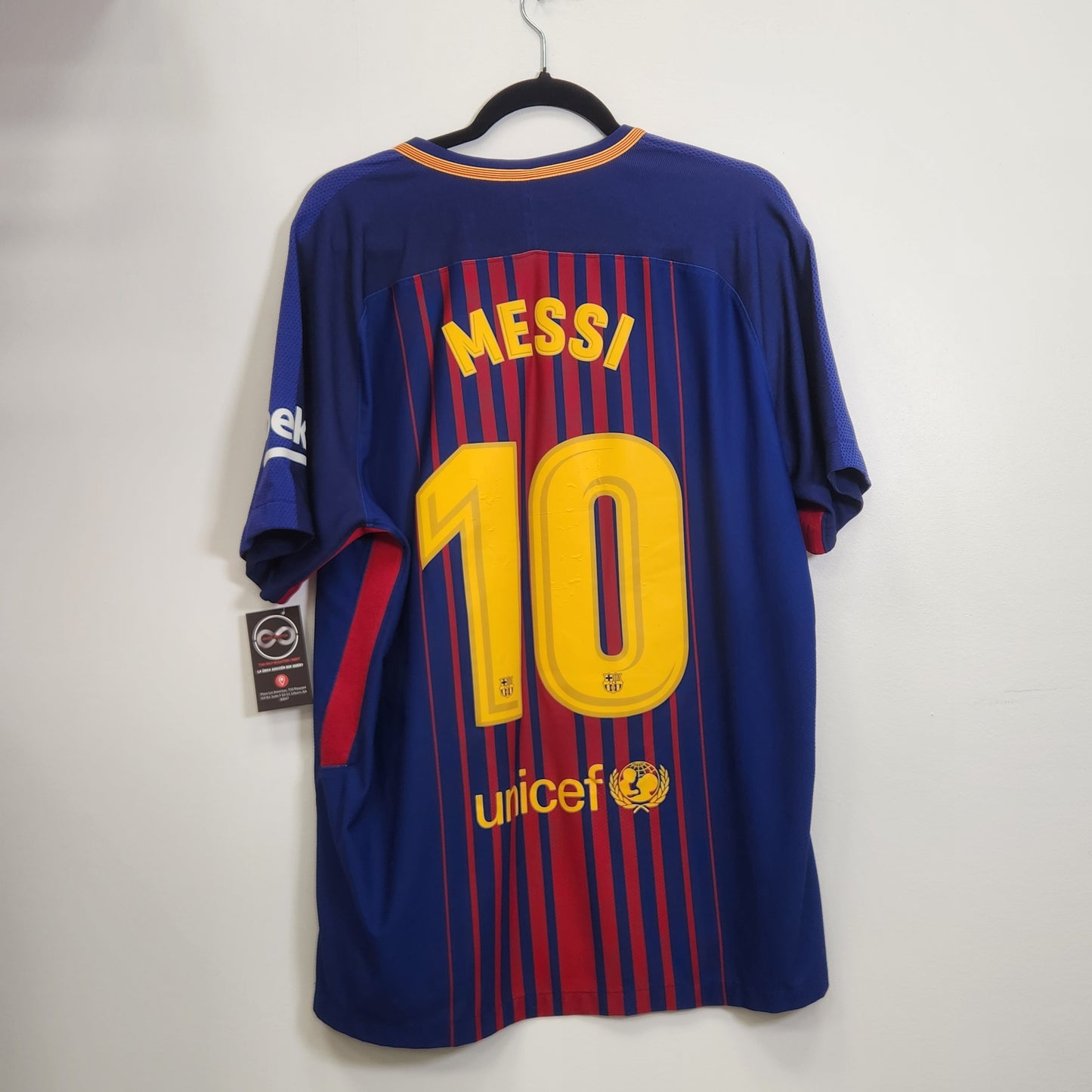 2017-18 Barcelona Messi 10 Home Jersey / X-Large / 8/10