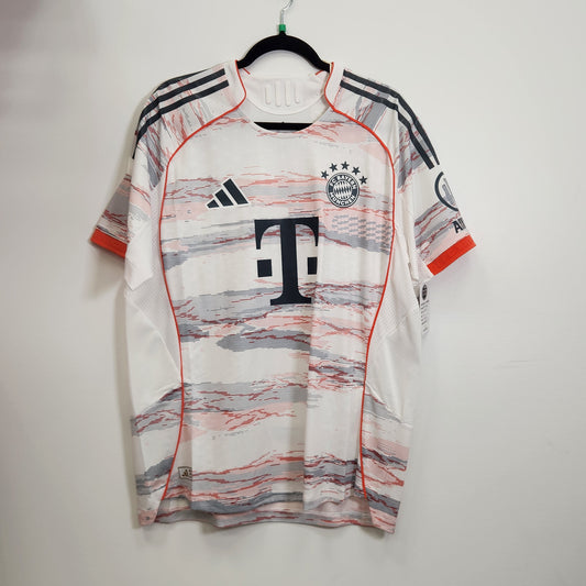 2025-26 Bayern München Away Jersey / X-Large / New