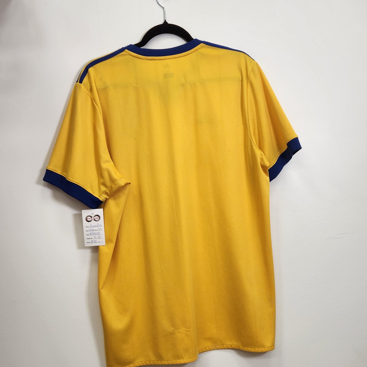 2017-18 Juventus FC Away Jersey / X-Large / 9/10