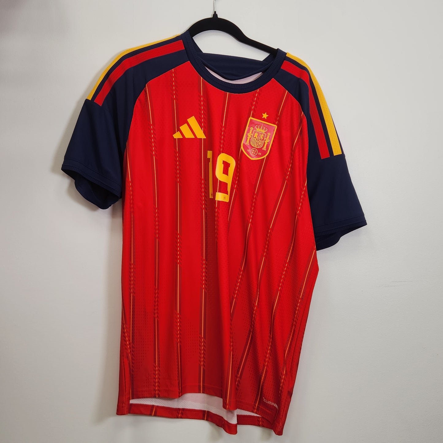 2025 Spain Lamine Yamal 19 Home Jersey / X-Large / New