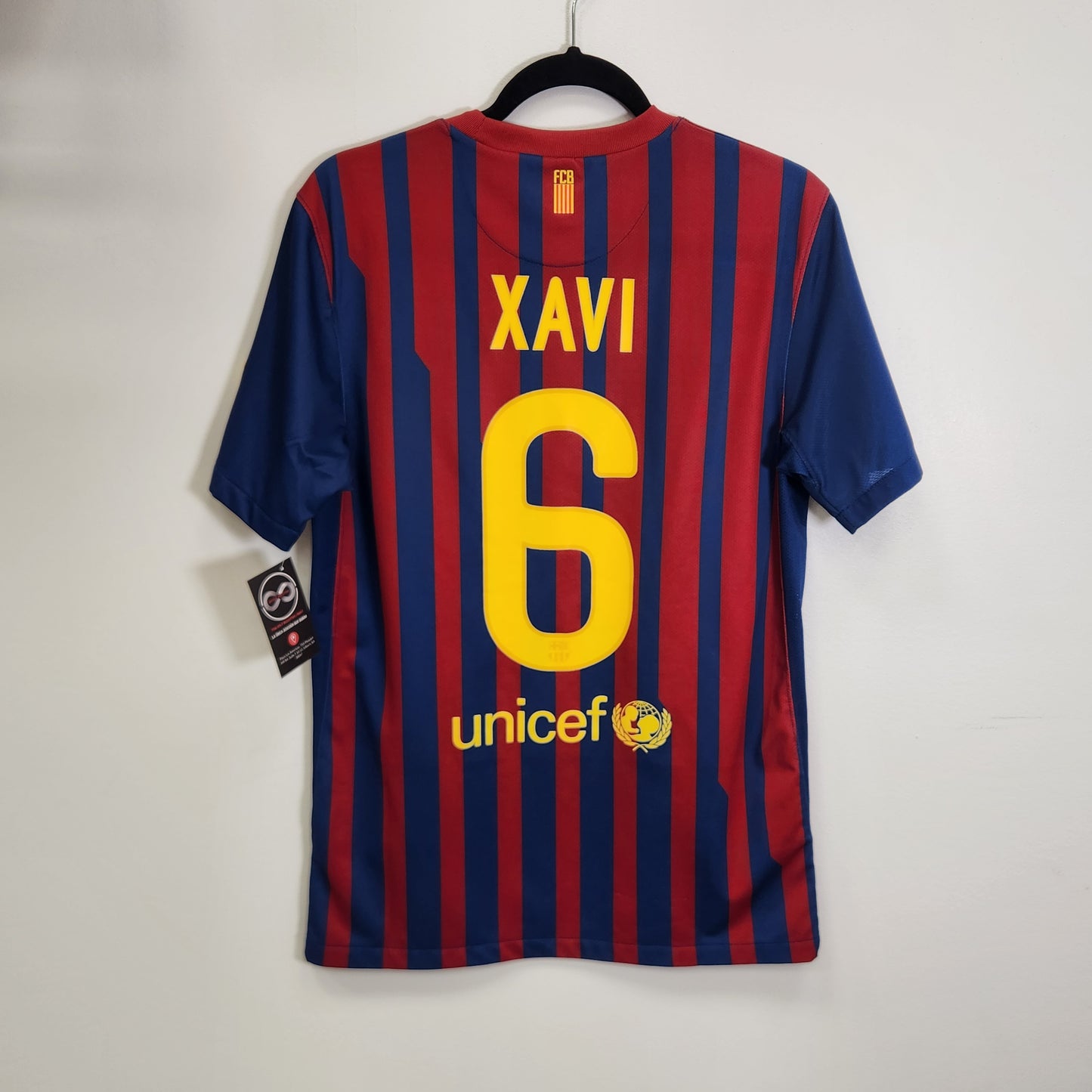 2011-12 FC Barcelona Xavi 6 Home Jersey / Small / 10/10