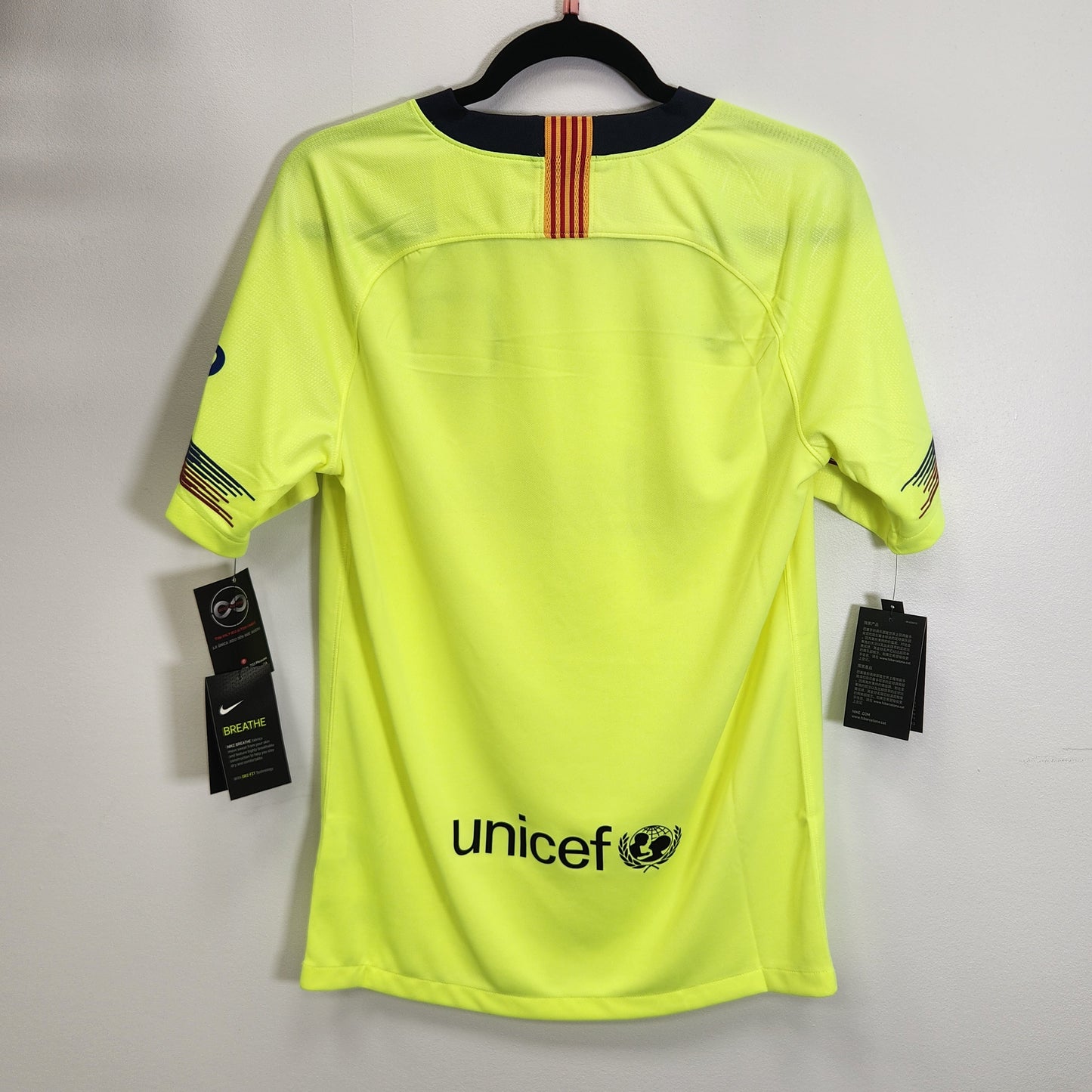 2018-19 FC Barcelona Away Jersey / Small / New