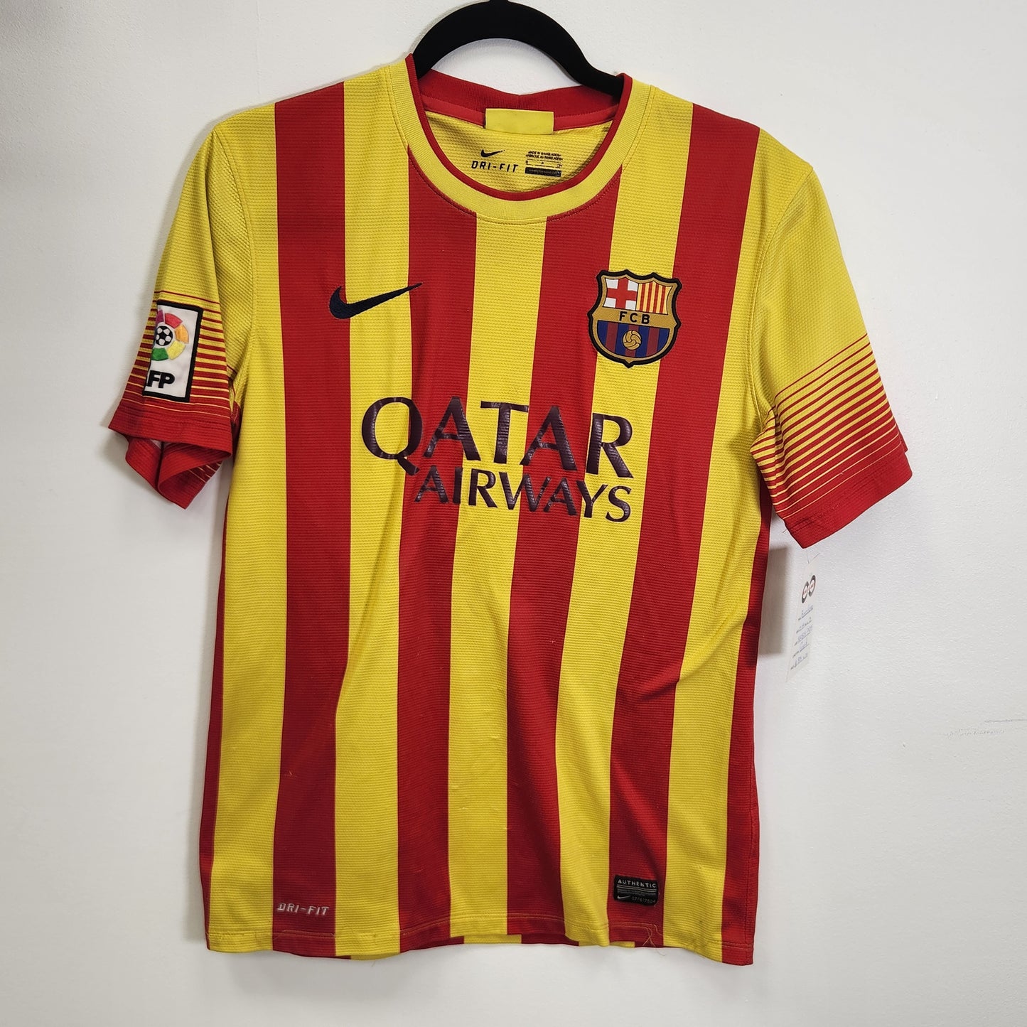 2013-14 FC Barcelona Away Jersey / Small / Good