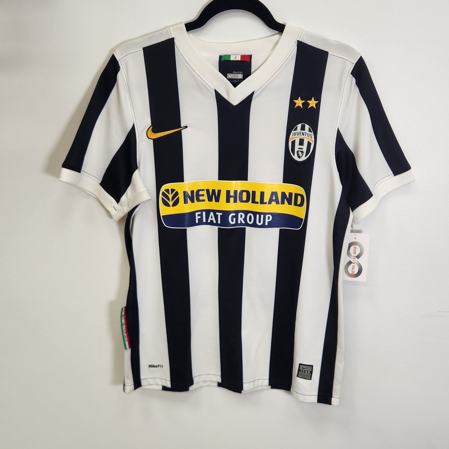 2009-10 Juventus FC Home Jersey / Small / Very Good