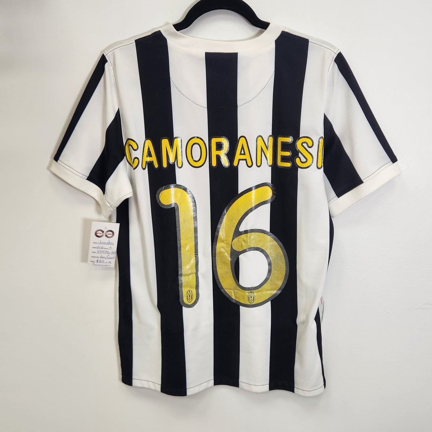 2009-10 Juventus FC Home Jersey / Small / Very Good