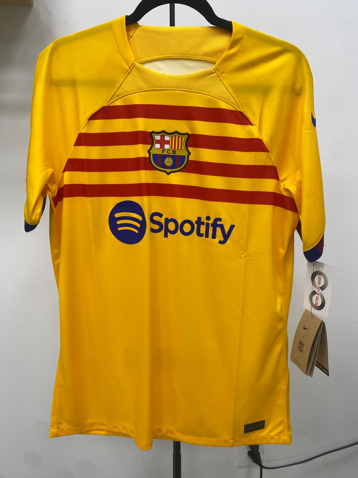 2023-24 FC Barcelona Fourth Jersey / Medium / New