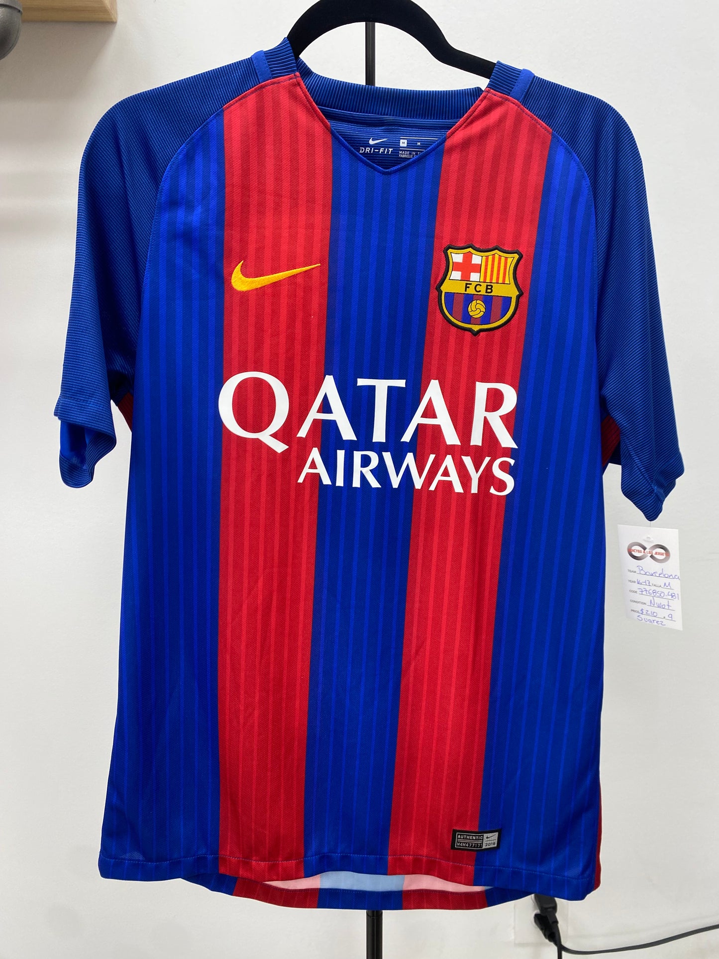 2016-17 FC Barcelona 9 Suarez Home Jersey / Medium / New