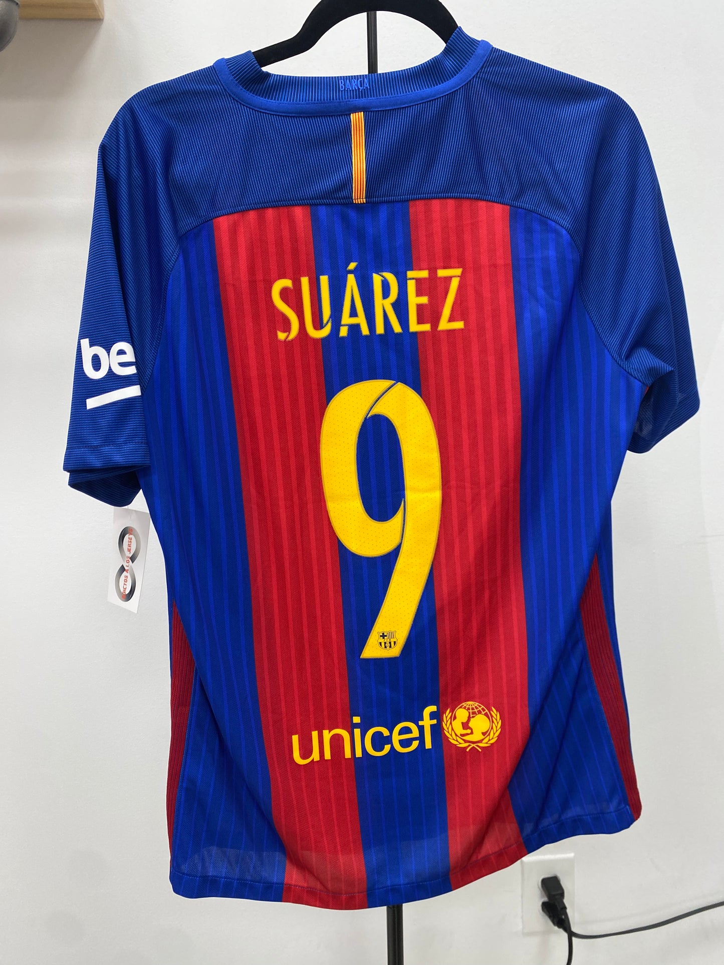 2016-17 FC Barcelona 9 Suarez Home Jersey / Medium / New
