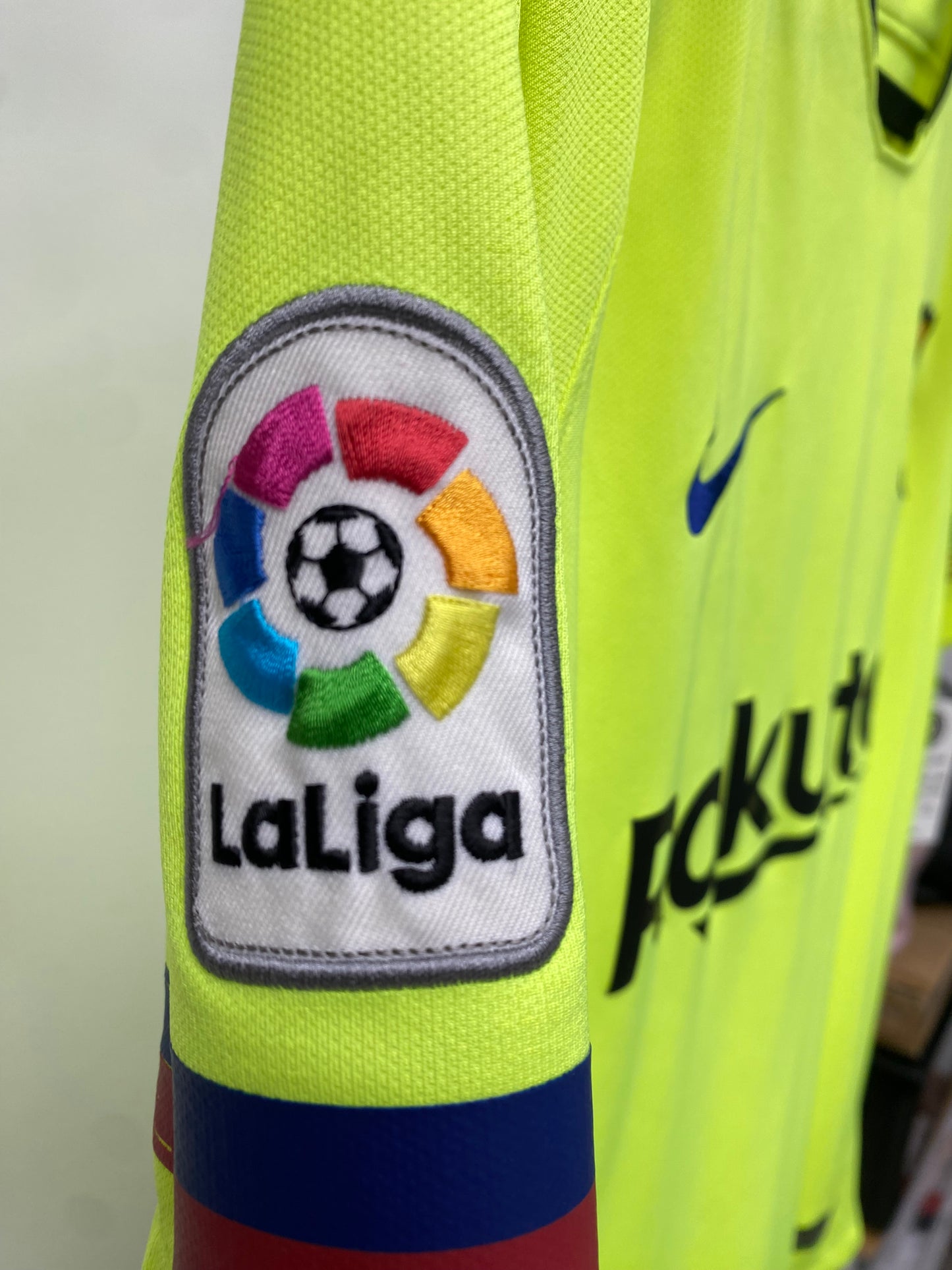 2018-19 FC Barcelona 7 Coutinho Away Jersey / Medium /9/10