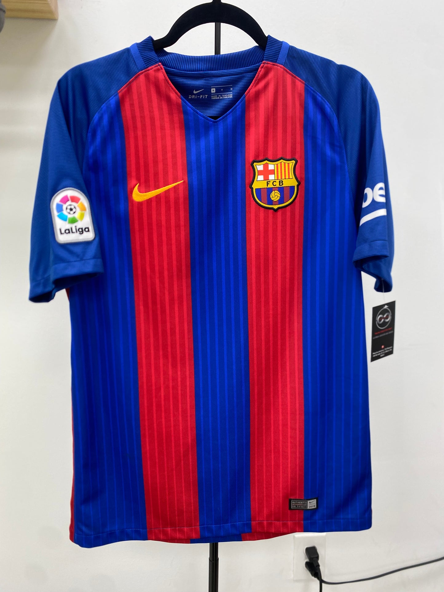 2016-17 FC Barcelona 10 Messi Home Jersey / Medium / New