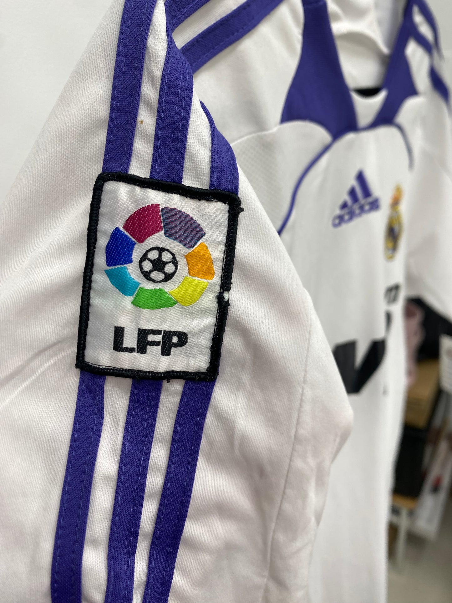 2007-08 Real Madrid Home Jersey / Medium / 10/10