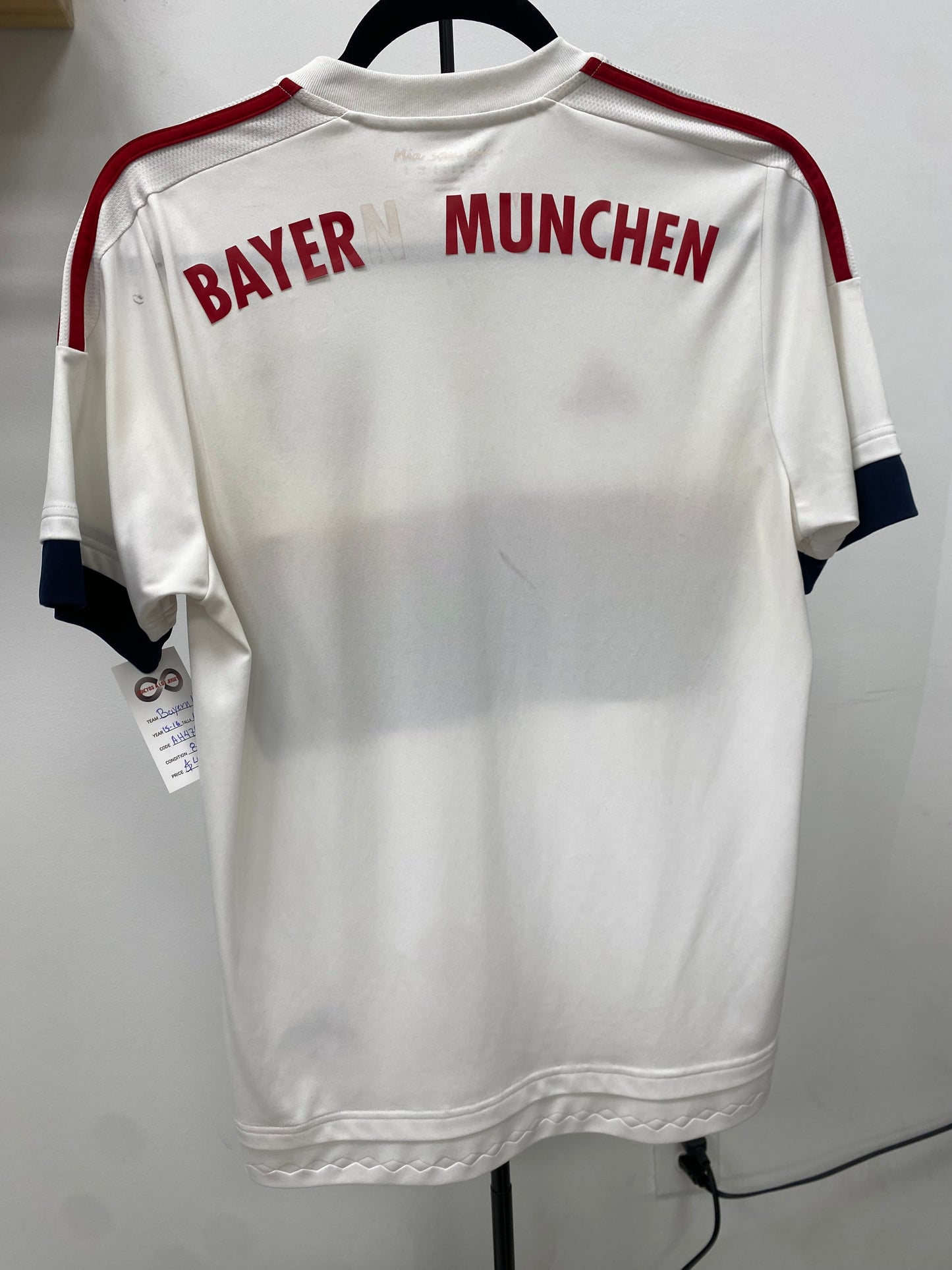 2015-16 Bayern München Away Jersey / Medium / 8/10