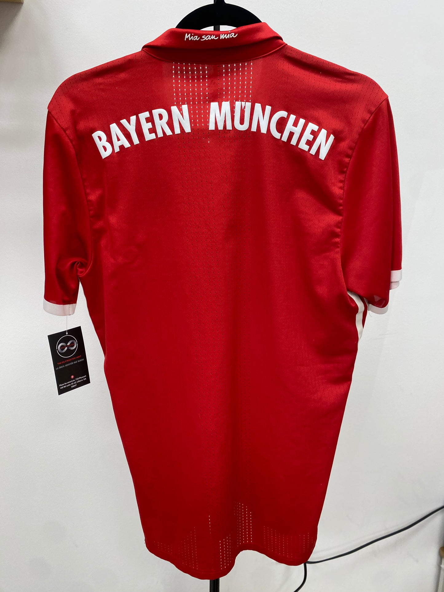2016-17 Bayern München Home Jersey / Medium / 9/10