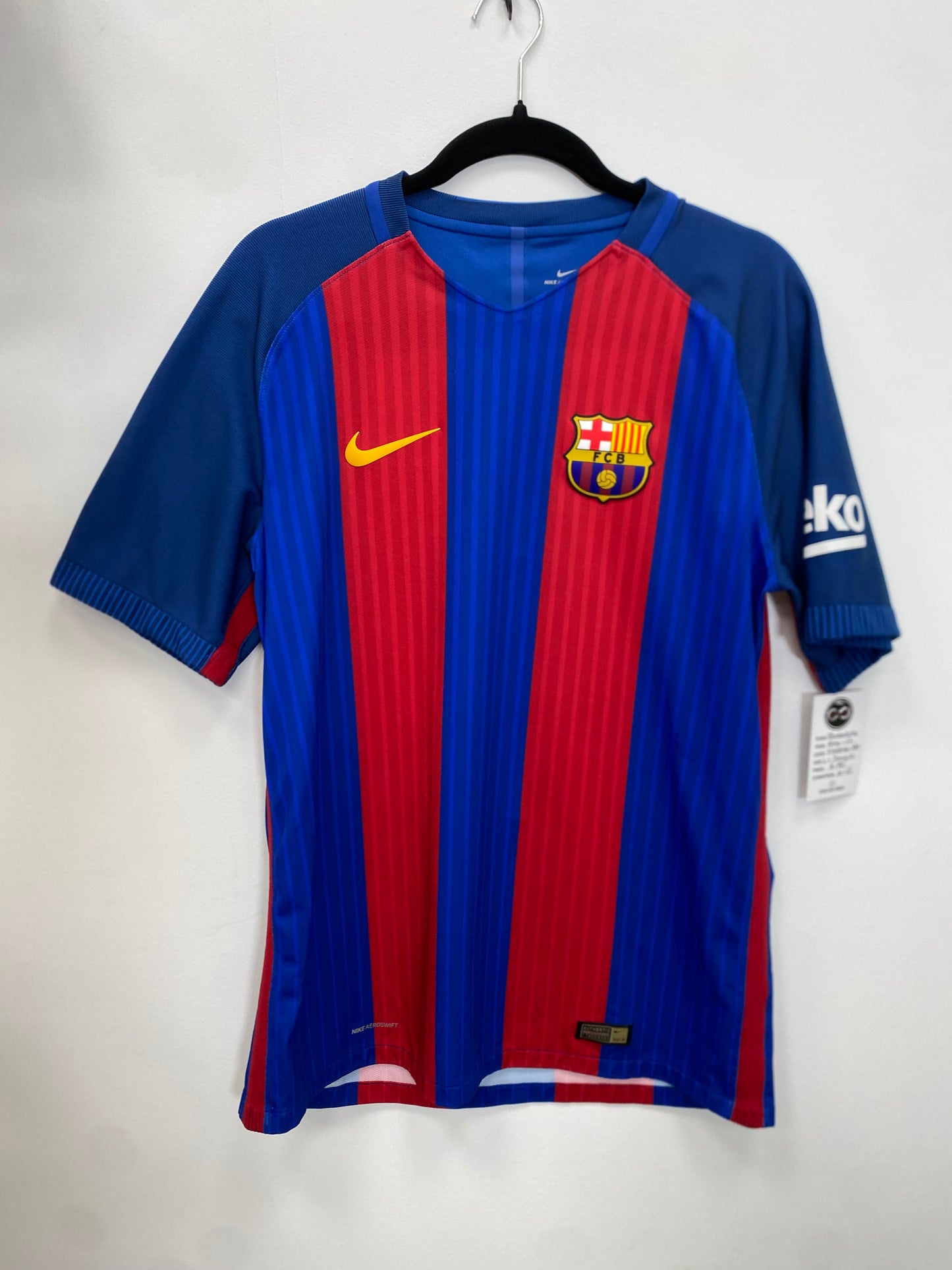 2016-17 FC Barcelona 5 Sergio Home Jersey / Large / 10/10