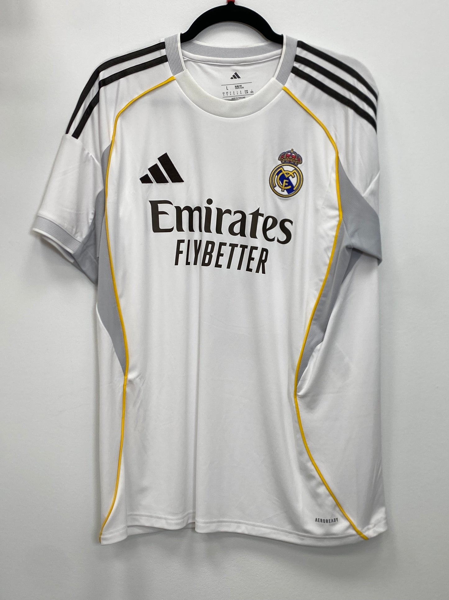 2025-26 Real Madrid 9 Mbappe Home Jersey / Large / New