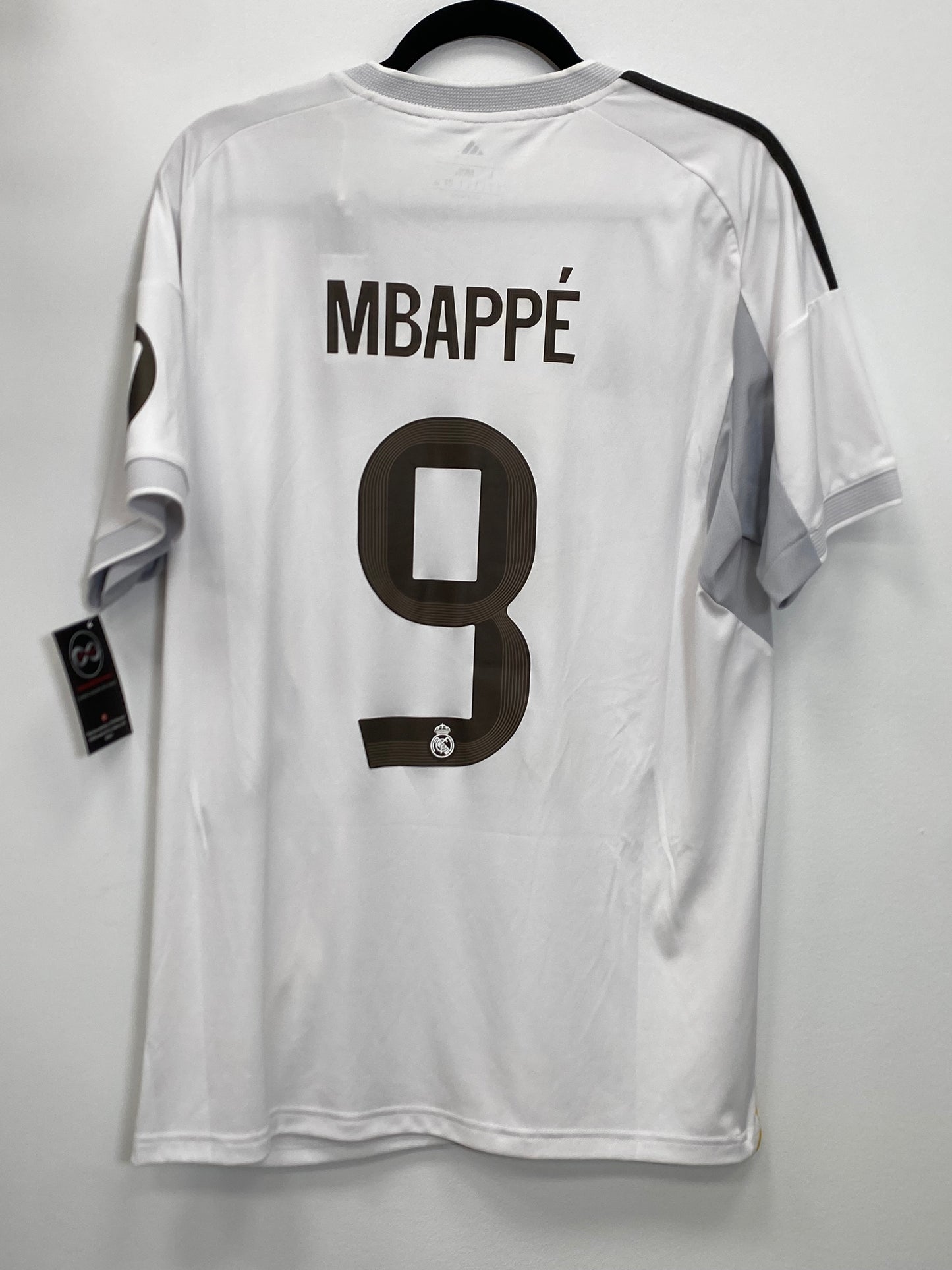 2025-26 Real Madrid 9 Mbappe Home Jersey / Large / New