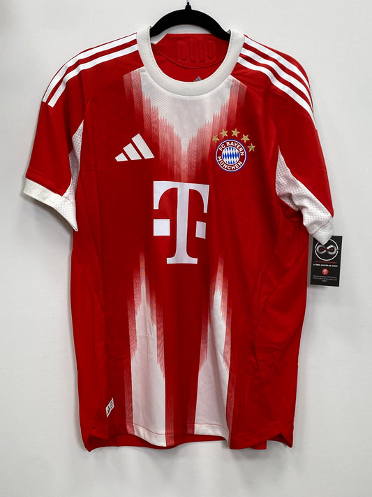 2025-26 Bayern München Home Jersey / Large / New