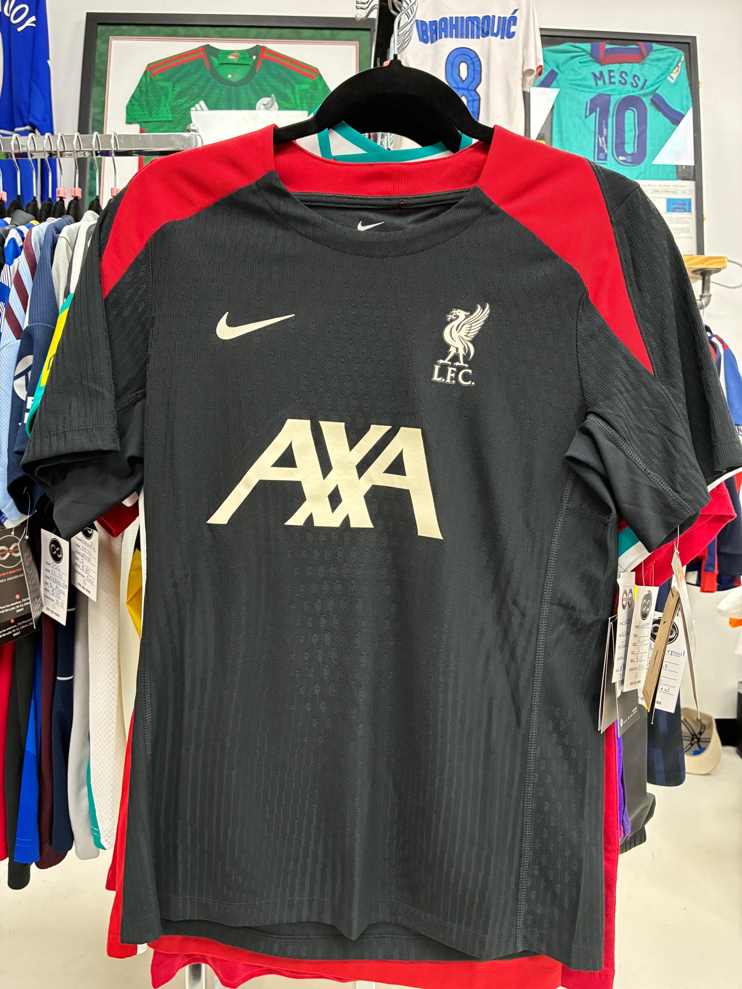 2024-25 Liverpool FC Training Jersey / Small / 10-10 New