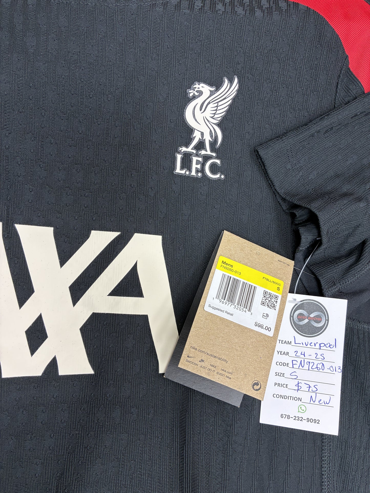 2024-25 Liverpool FC Training Jersey / Small / 10-10 New