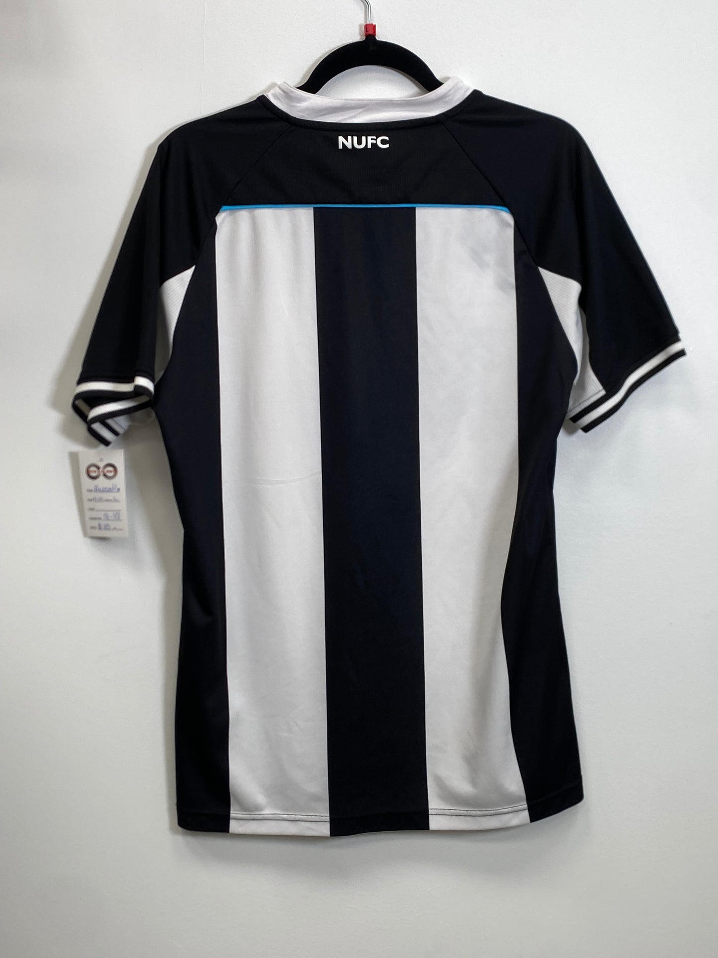 2021-22 NewCastle United Home Jersey / Large / 9/10