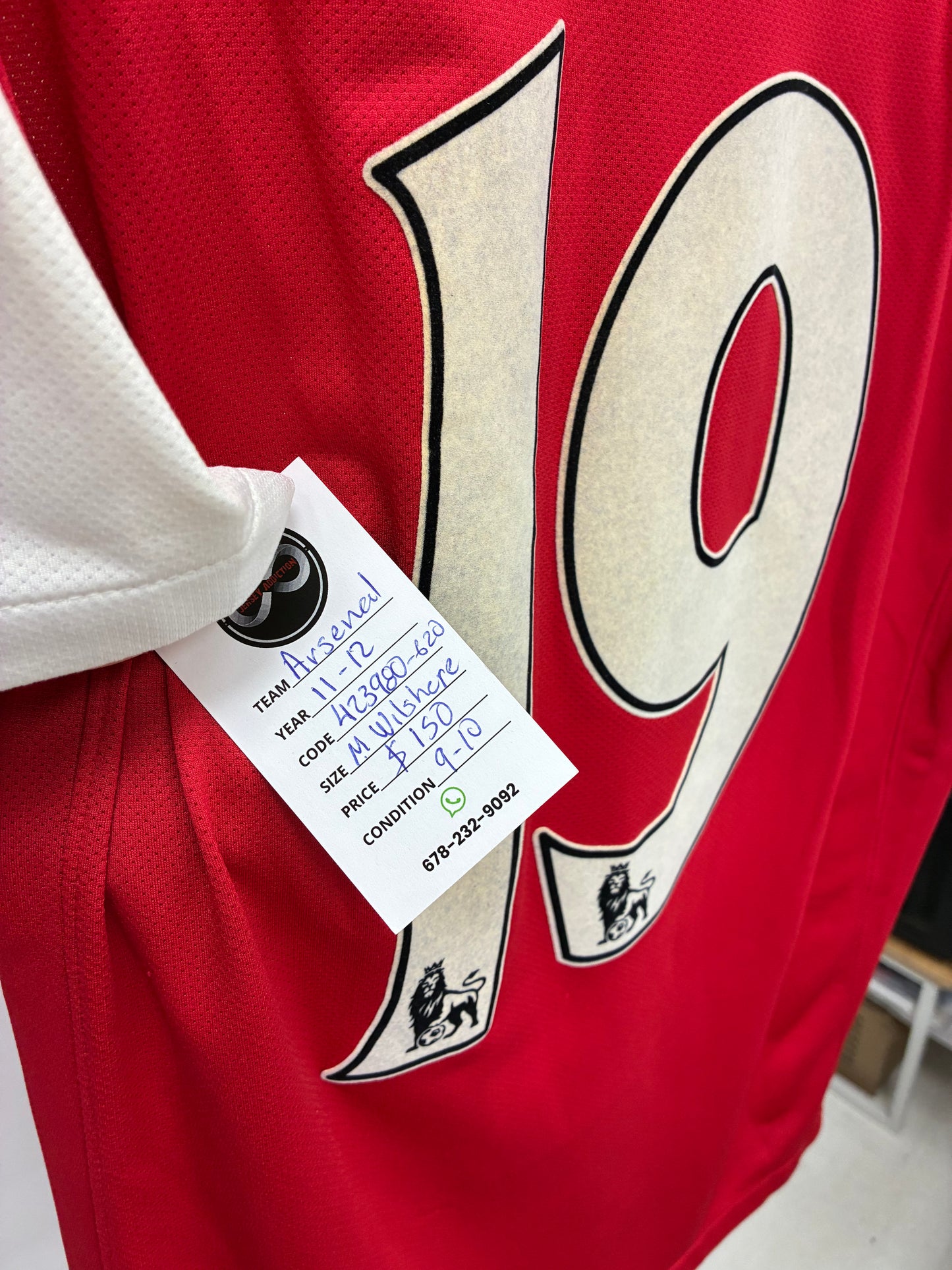 2011-12 Arsenal 19 Wilshere Home Jersey / Medium / 9/10