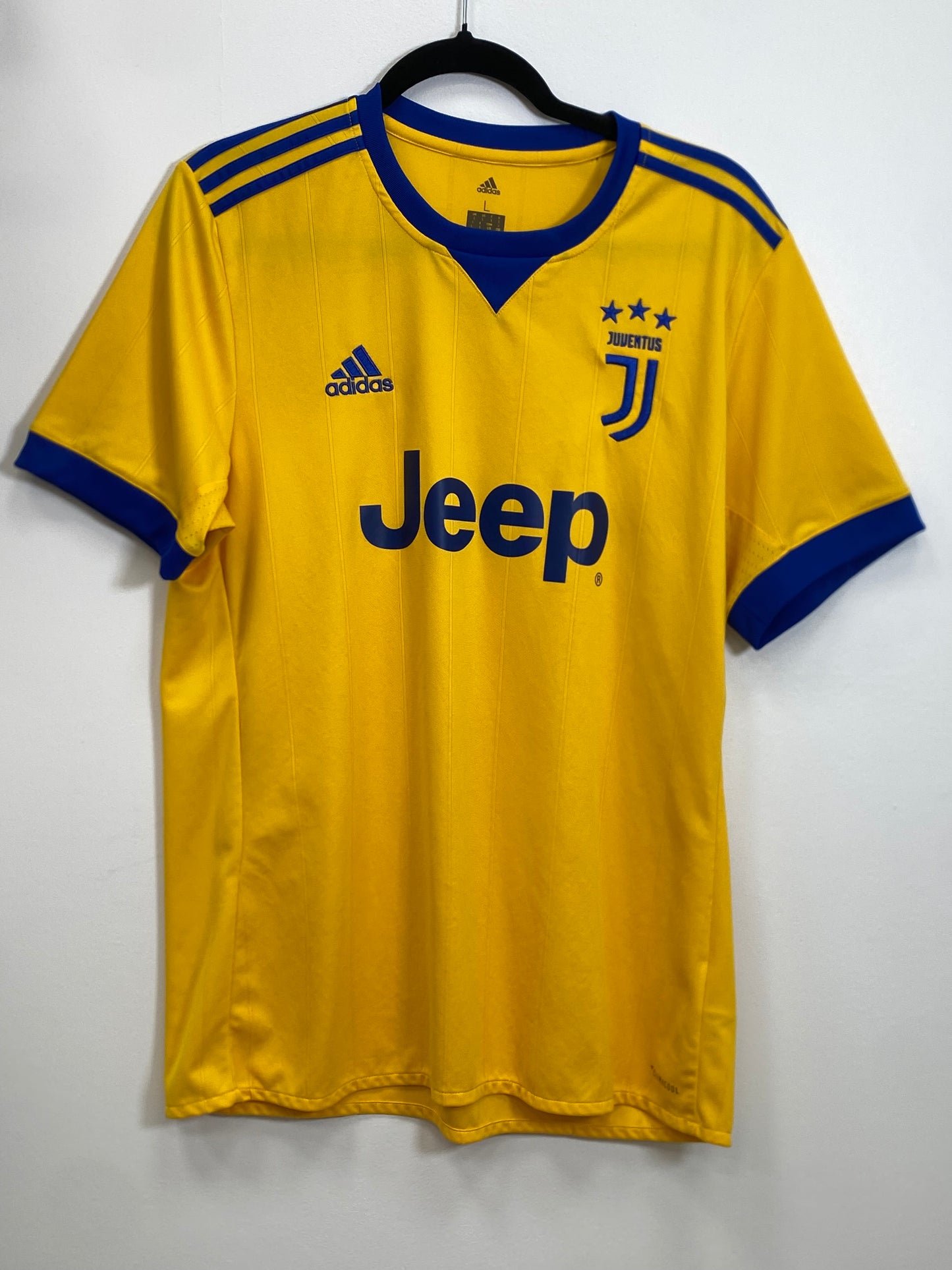 2017-18 Juventus Away Jersey / Large / Very Good