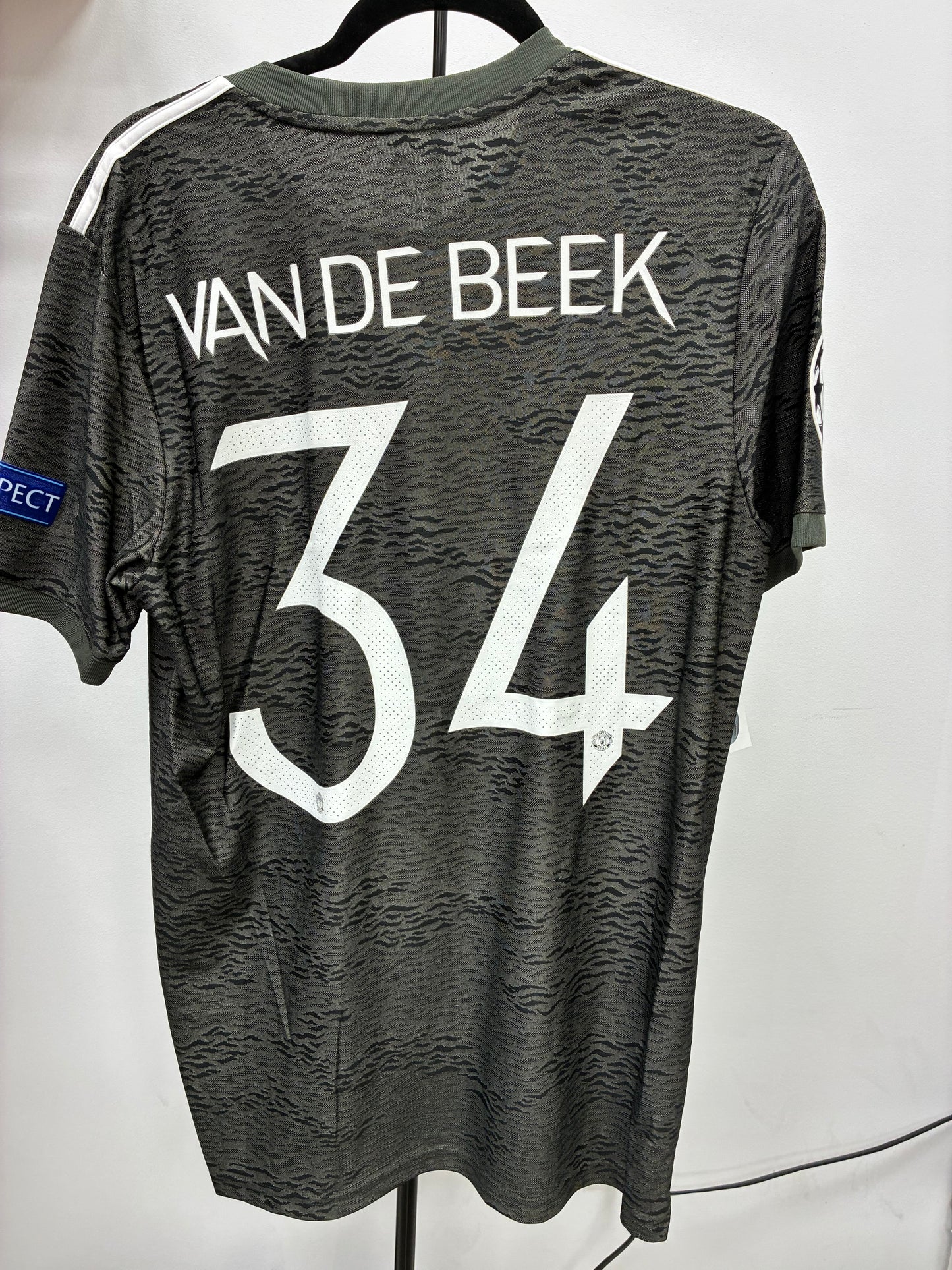202-21 Manchester United 34 Van De Beek Away Jersey / Medium / New