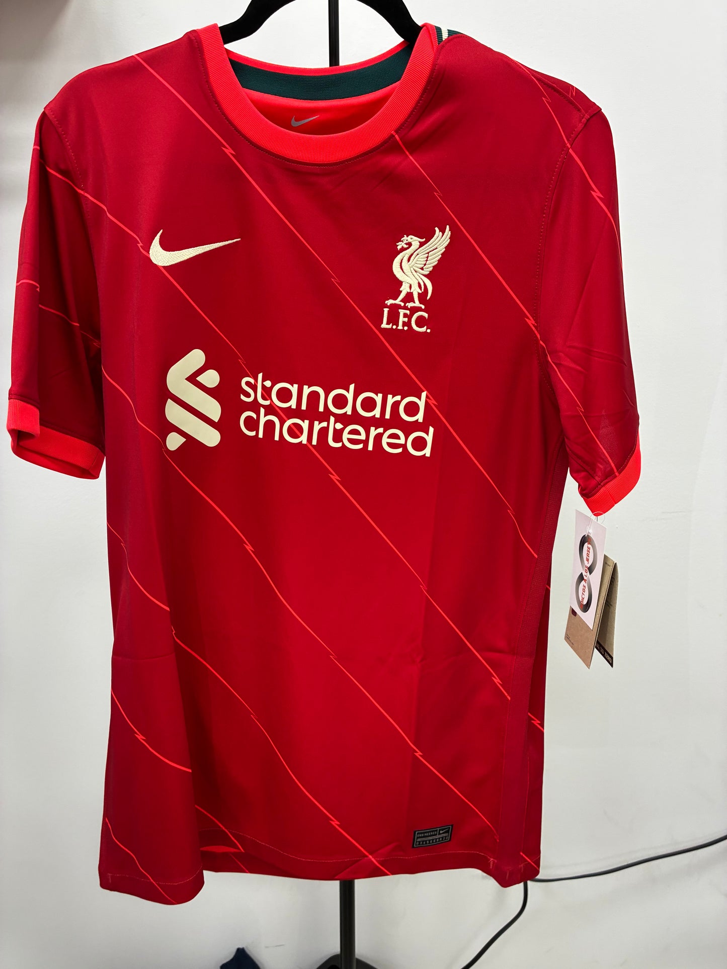 2021-22 Liverpool FC Home Jersey / Medium / New