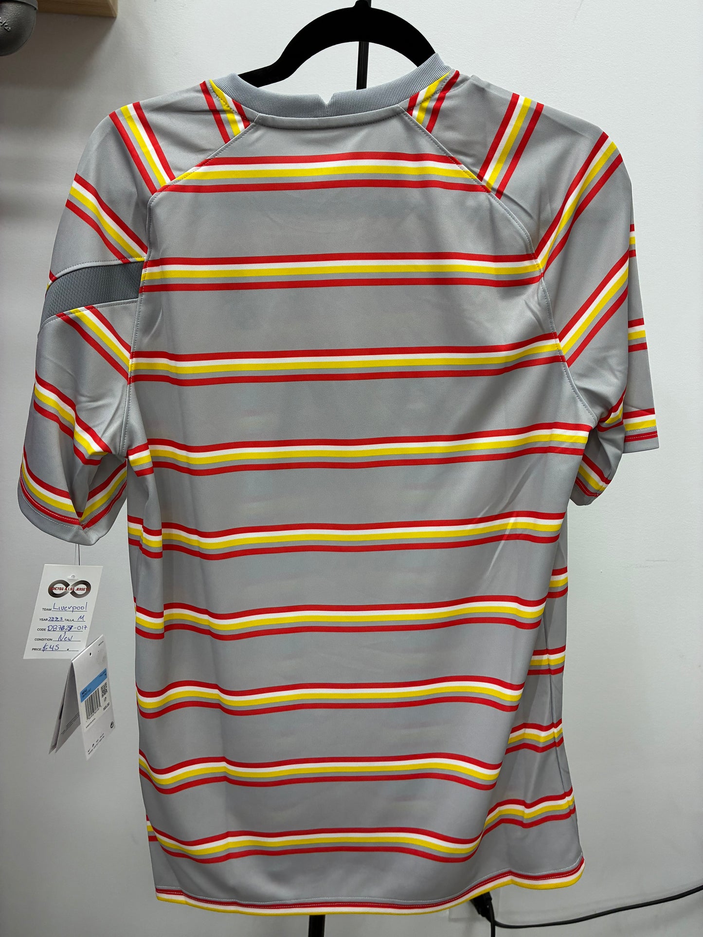 2023 Liverpool FC Jersey / Medium / New