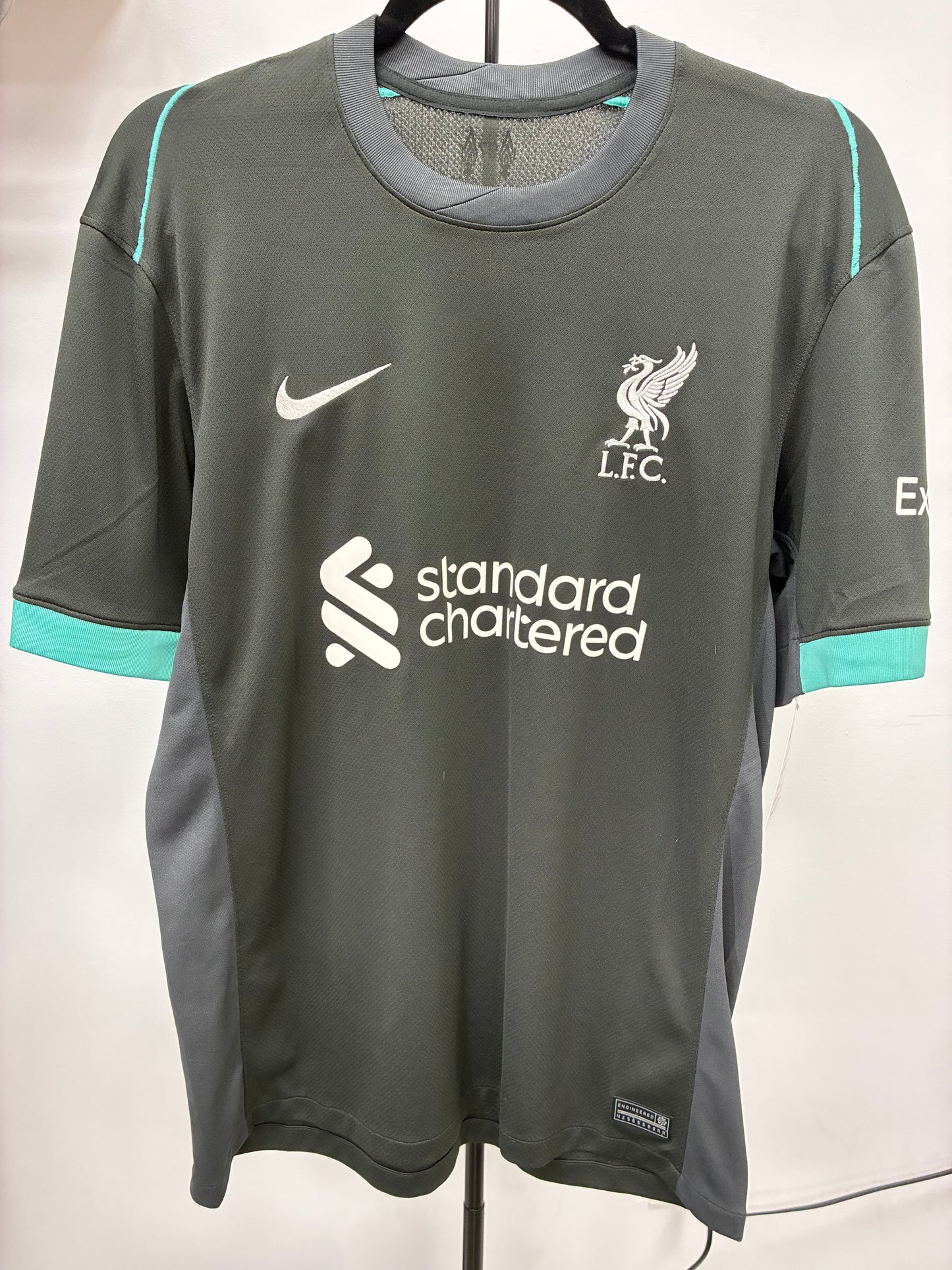 2024-25 Liverpool FC Away Jersey / Medium / 10/10