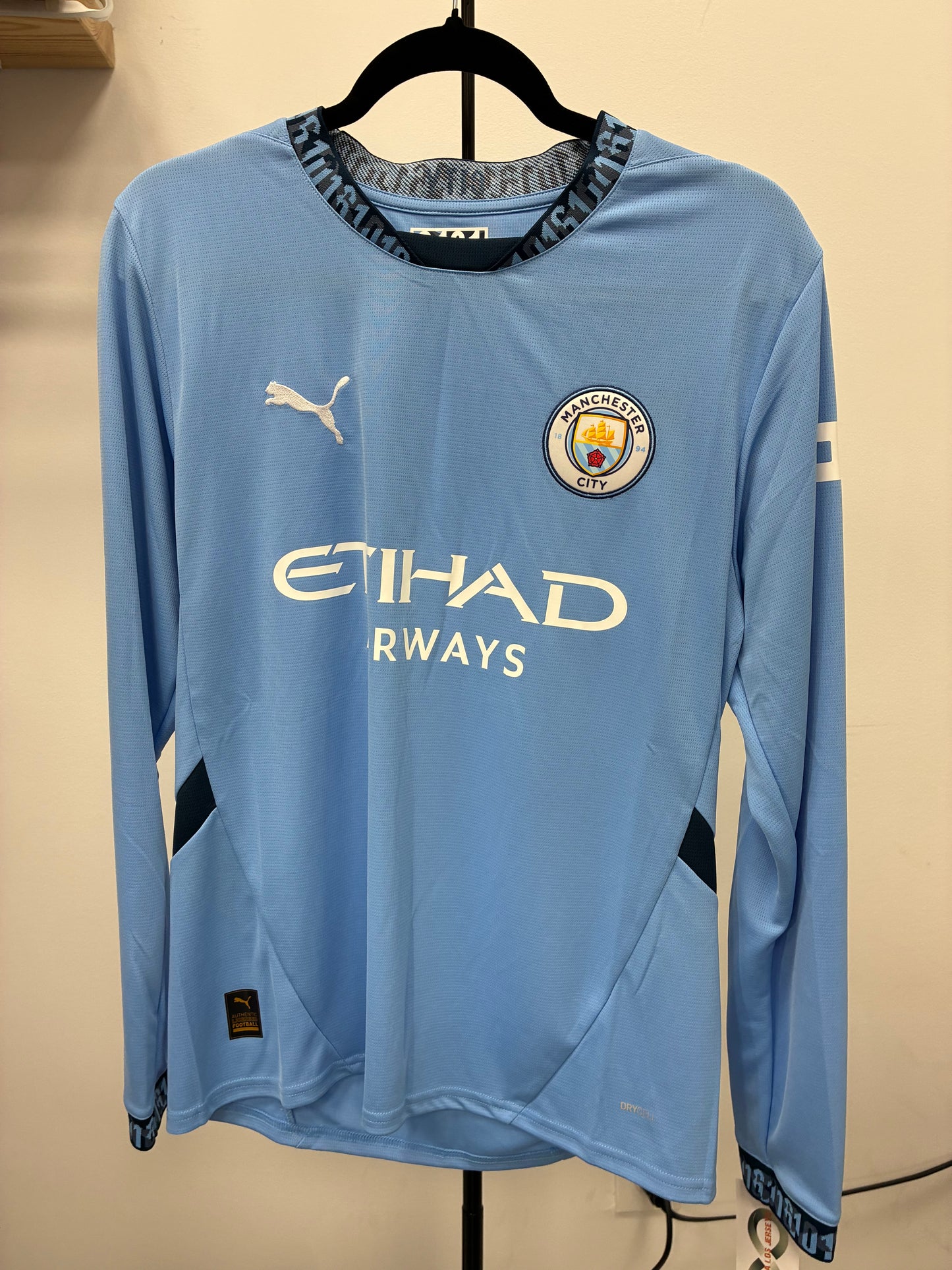 2024-25 Manchester City Home Jersey / Medium / New