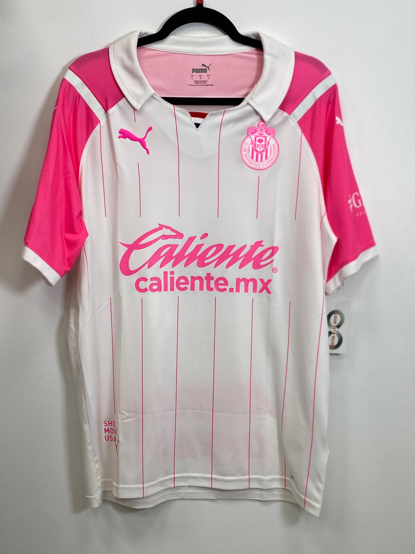 2021-22 Chivas de Guadalajara Pink Jersey / Large / New